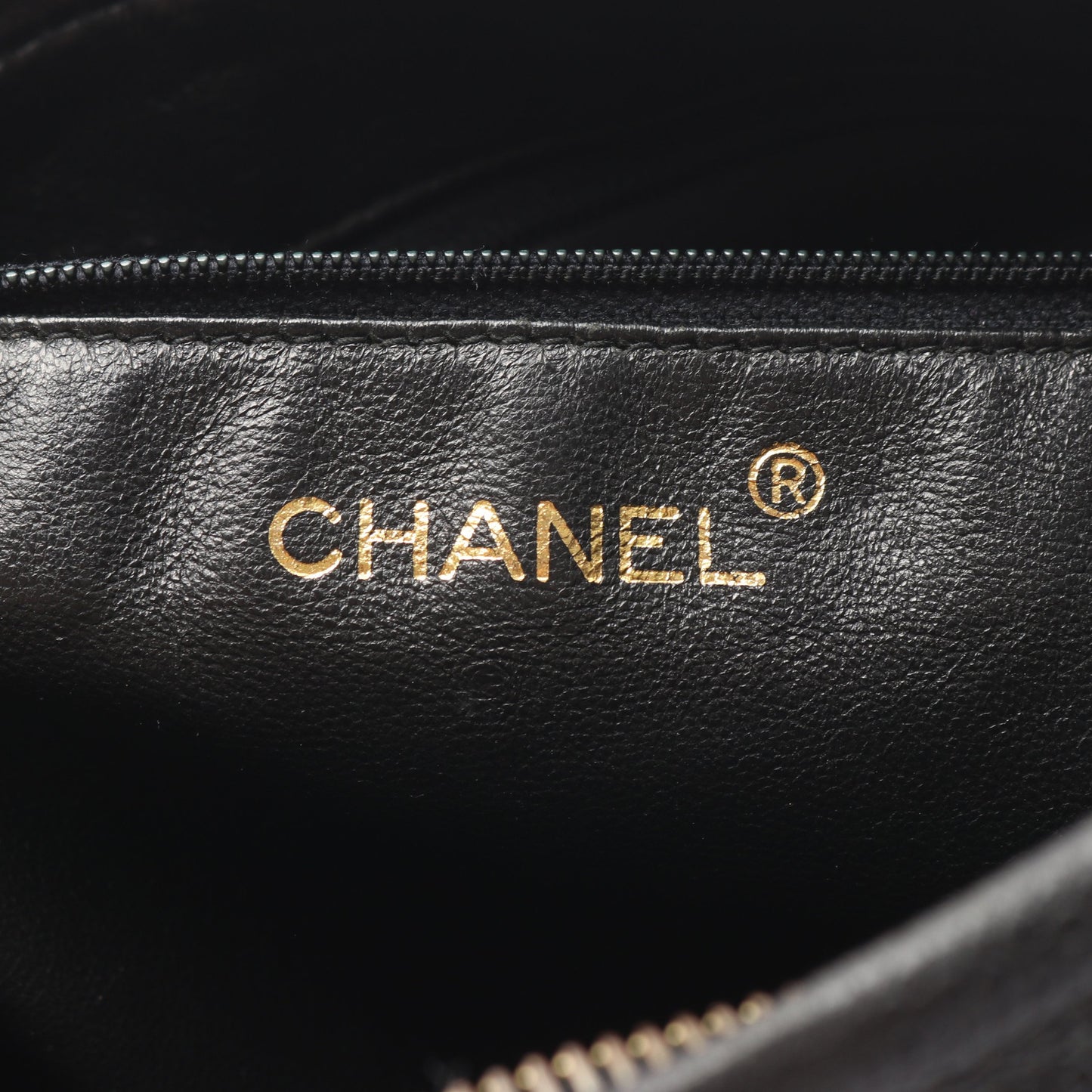 ココマーク チェーンショルダーバッグ キャビアスキン ブラック ゴールド金具 シャネル バッグ CHANEL
