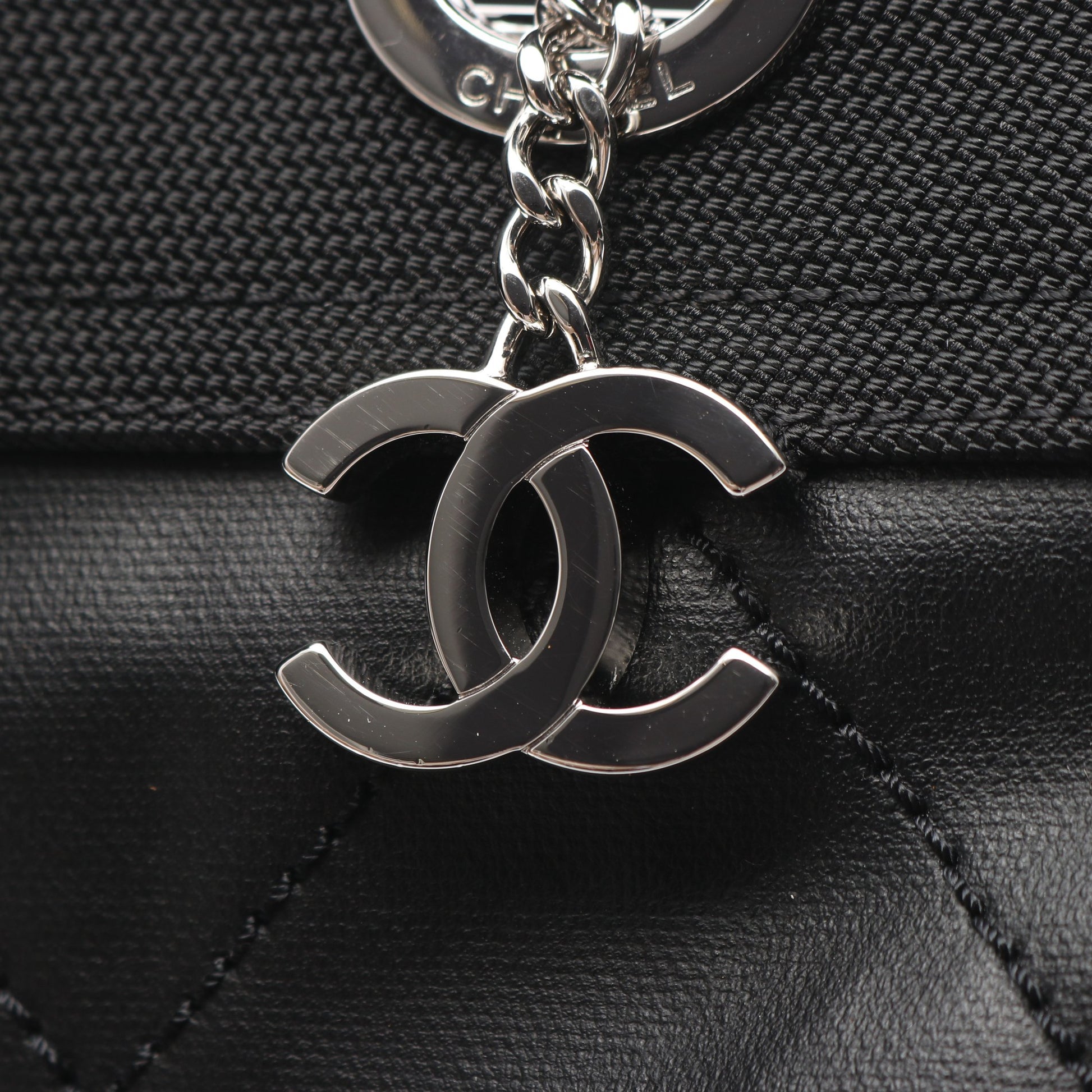 パリビアリッツPM ハンドバッグ トートバッグ コーティングキャンバス レザー ブラック シルバー金具 シャネル バッグ CHANEL