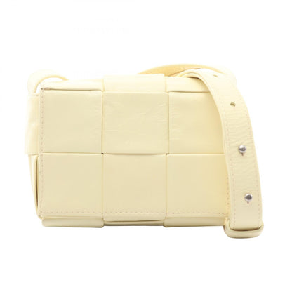 マキシイントレチャート カセット ミニ バッグ ショルダーバッグ レザー ライトイエロー ボッテガヴェネタ バッグ BOTTEGA VENETA