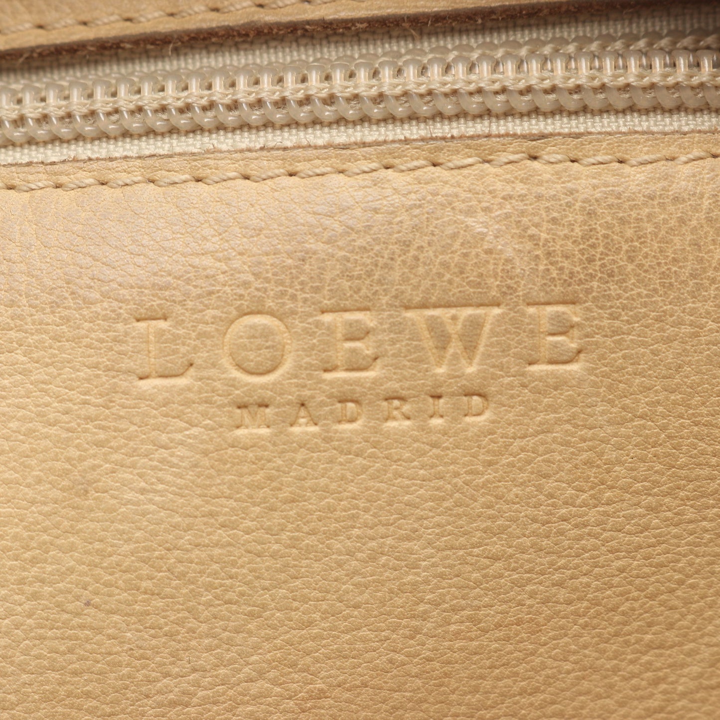 アナグラム ショルダーバッグ スエード レザー ベージュ アイボリー ロエベ バッグ LOEWE