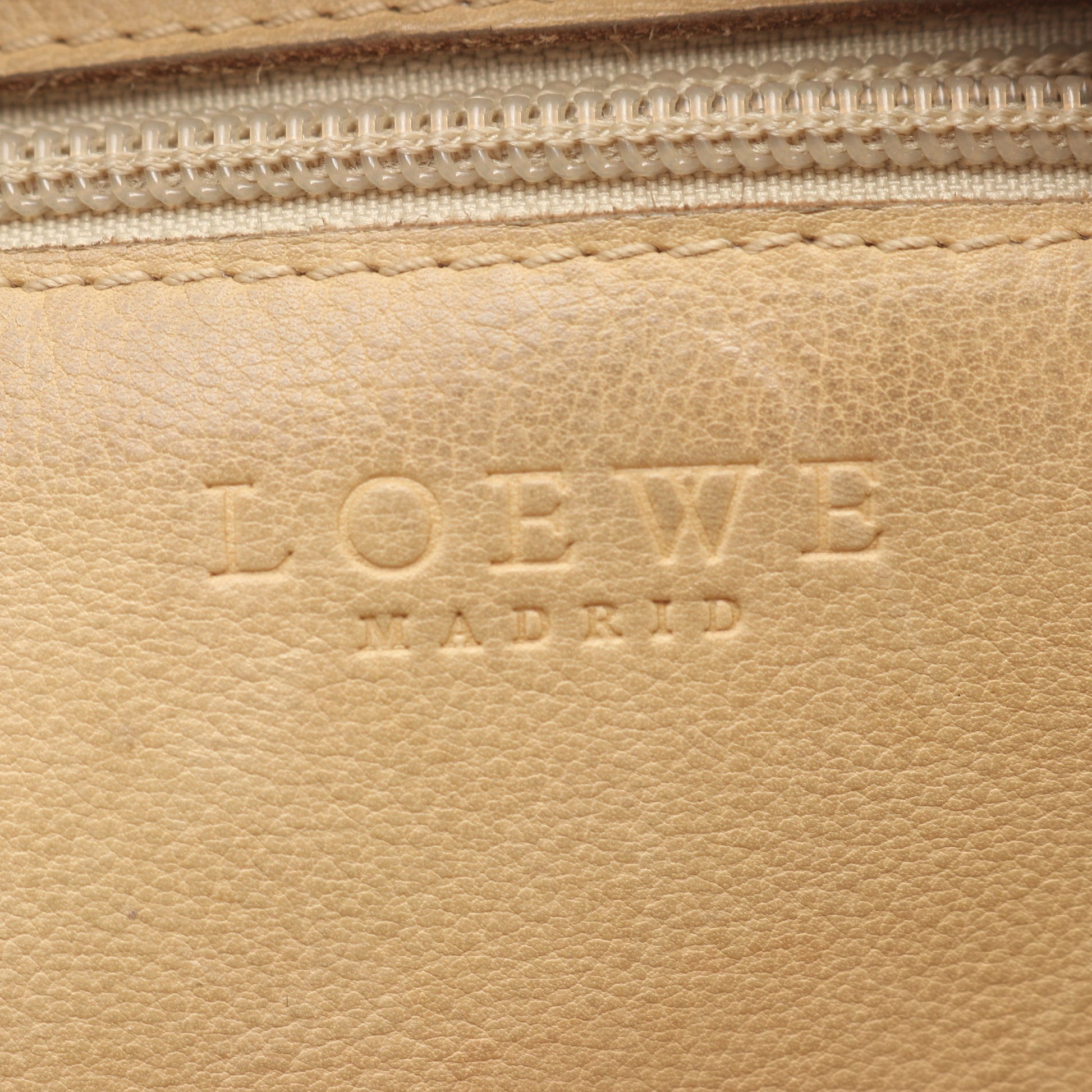 アナグラム ショルダーバッグ スエード レザー ベージュ アイボリー ロエベ バッグ LOEWE