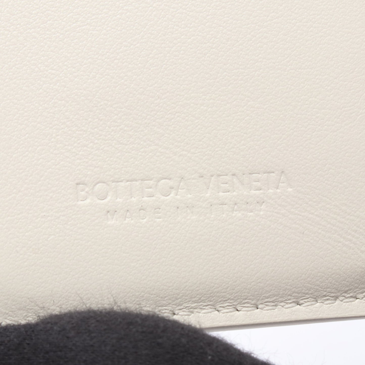 カセット マキシイントレチャート スモール 三つ折り財布 レザー ホワイト ボッテガヴェネタ 財布・小物 BOTTEGA VENETA