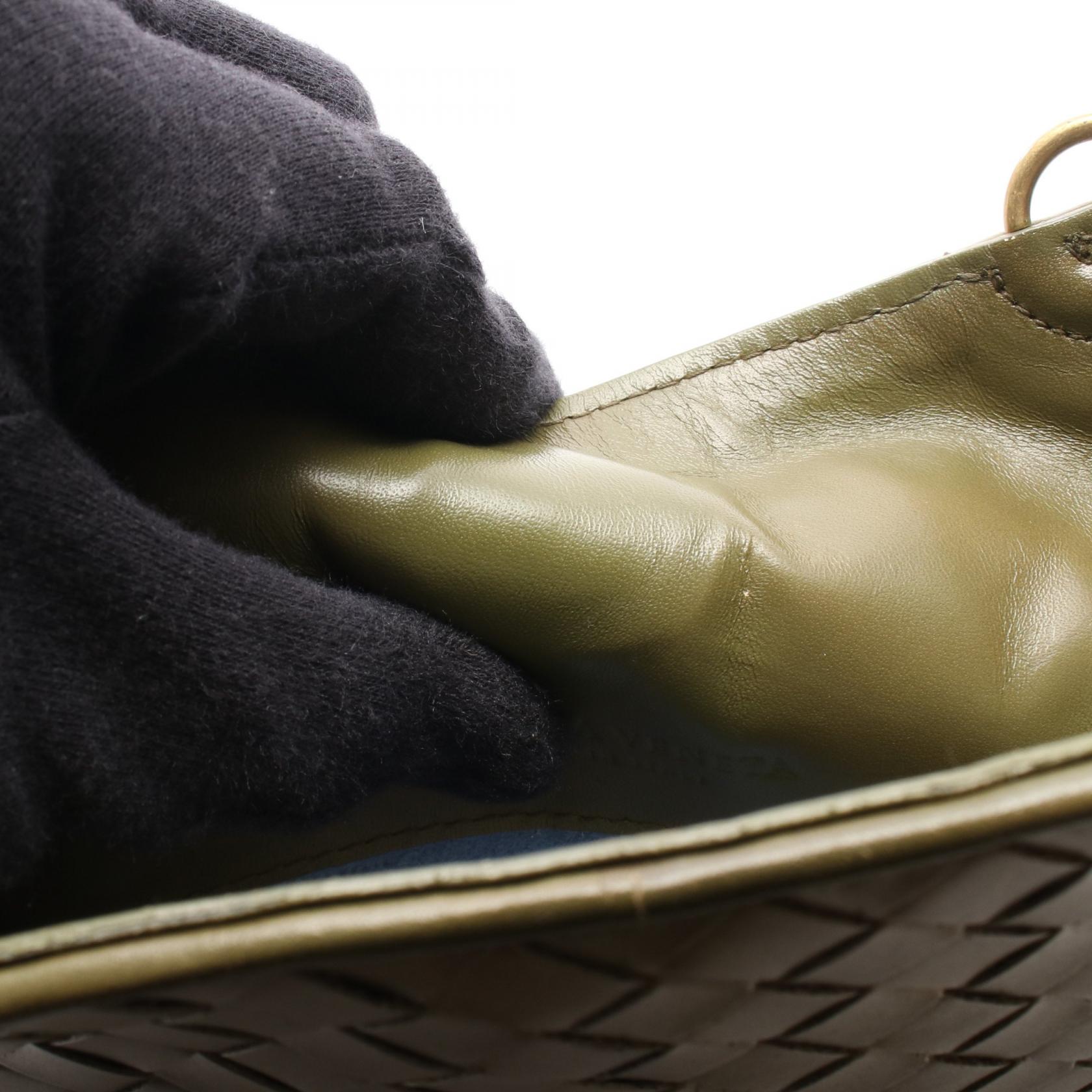 イントレチャート ショルダーバッグ レザー ゴールド カーキグリーン ボッテガヴェネタ バッグ BOTTEGA VENETA