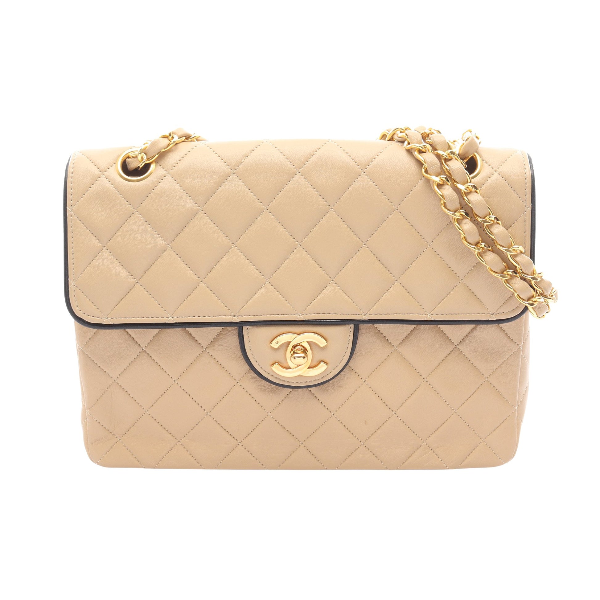 マトラッセ シングルフラップ チェーンショルダーバッグ ラムスキン ベージュ ブラック ゴールド金具 シャネル バッグ CHANEL
