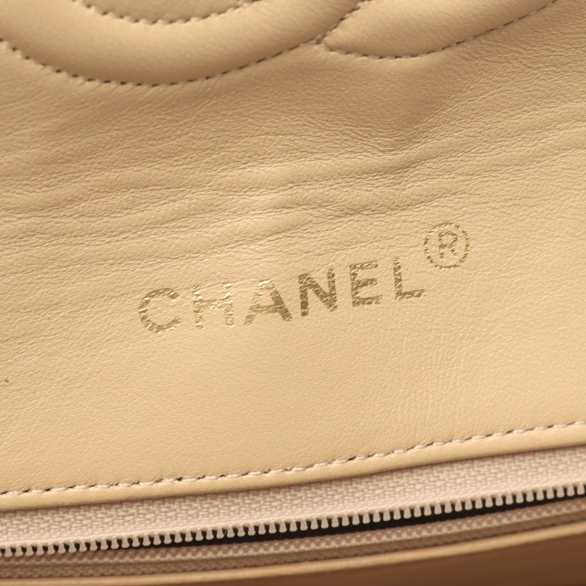 マトラッセ シングルフラップ チェーンショルダーバッグ ラムスキン ベージュ ブラック ゴールド金具 シャネル バッグ CHANEL