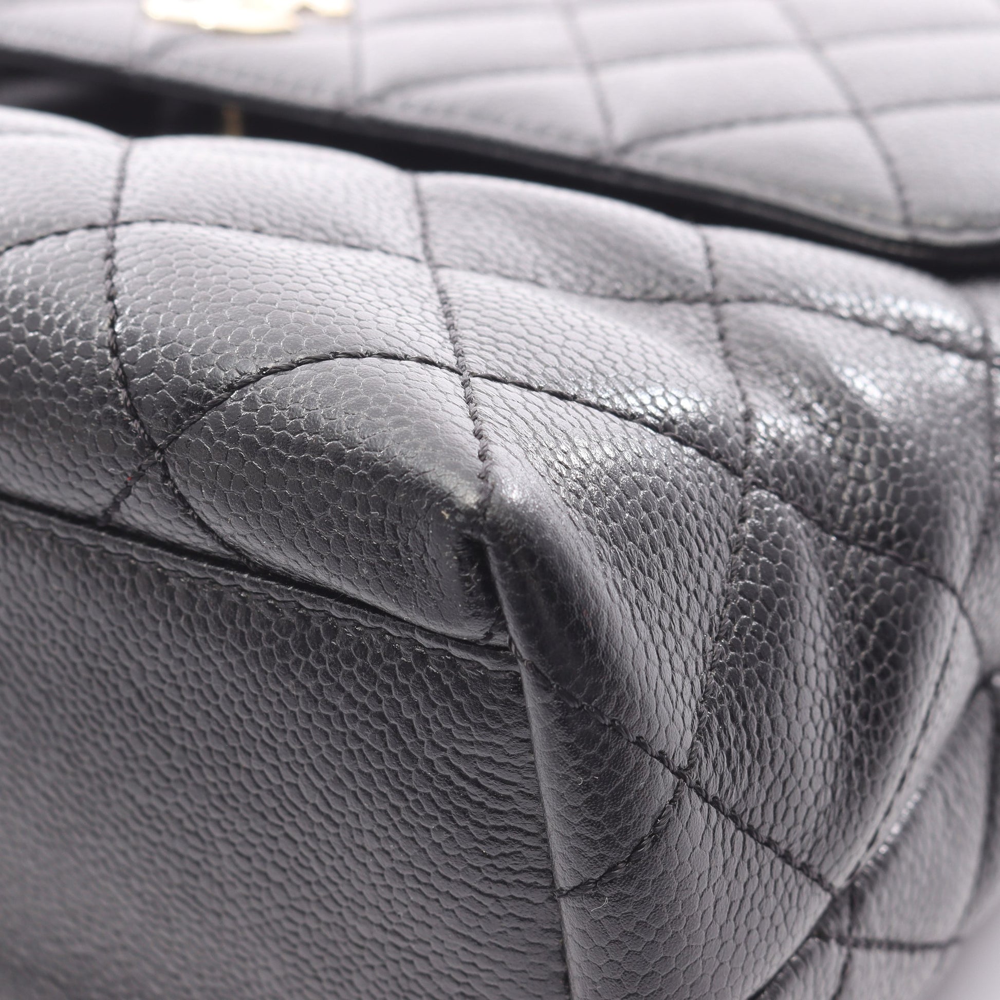 マトラッセ ハンドバッグ キャビアスキン ブラック ゴールド金具 シャネル バッグ CHANEL