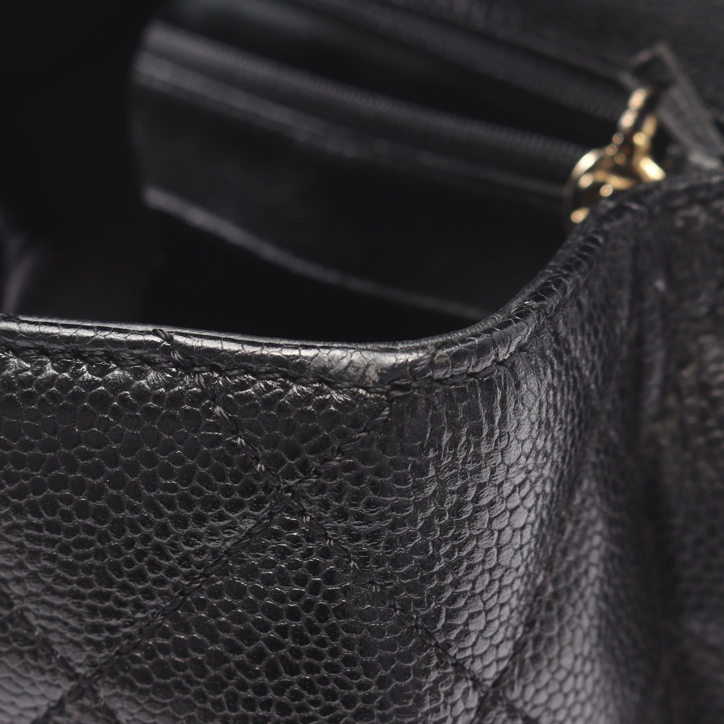 マトラッセ ハンドバッグ キャビアスキン ブラック ゴールド金具 シャネル バッグ CHANEL