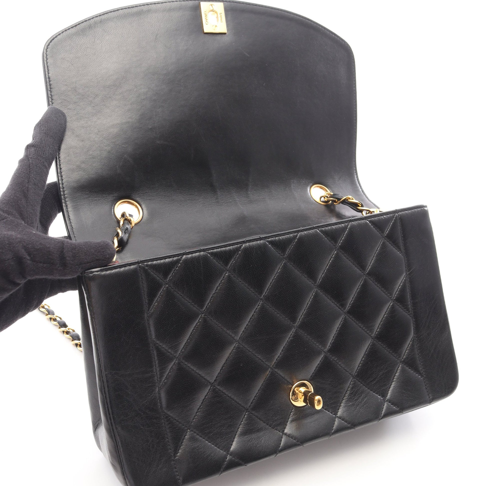 マトラッセ ダイアナフラップ チェーンショルダーバッグ ラムスキン ブラック ゴールド金具 シャネル バッグ CHANEL