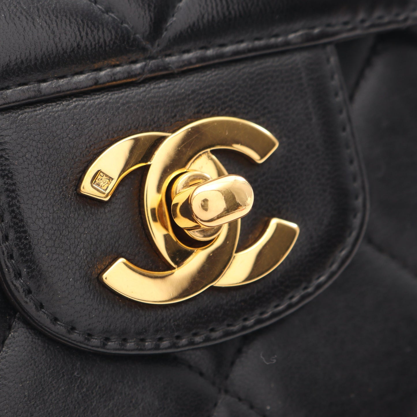 マトラッセ Wチェーンショルダーバッグ ラムスキン ブラック ゴールド金具 シャネル バッグ CHANEL