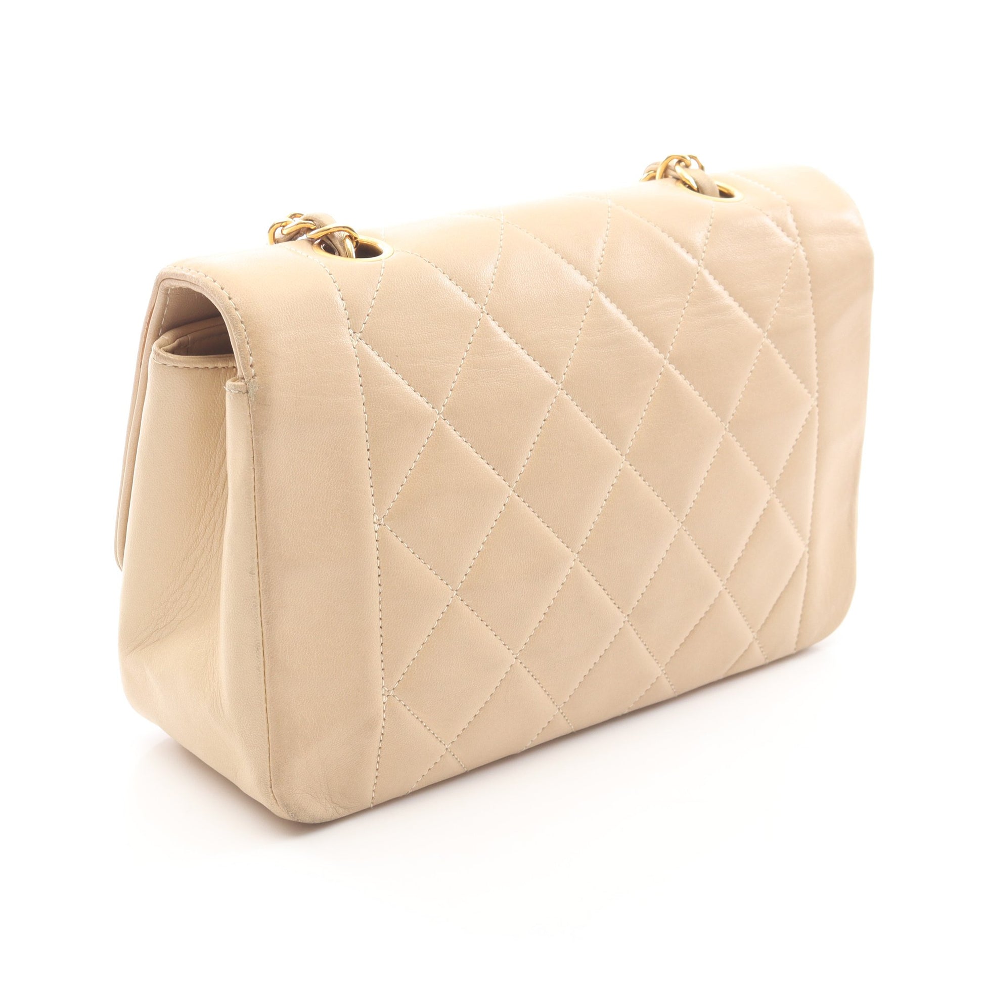 マトラッセ ダイアナフラップ チェーンショルダーバッグ ラムスキン ベージュ ゴールド金具 シャネル バッグ CHANEL