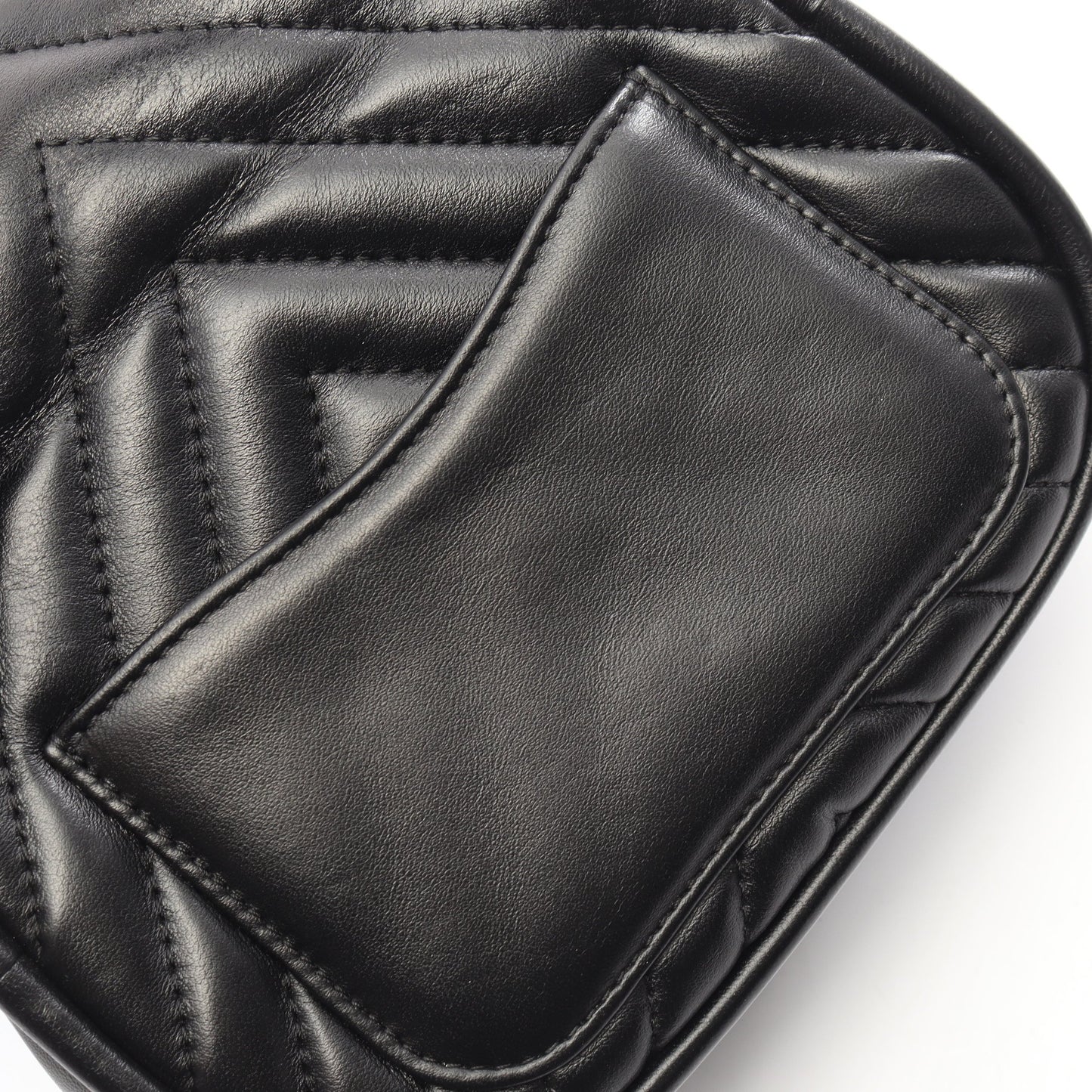 シェブロン Vステッチ 2WAY チェーンショルダーバッグ ラムスキン ブラック ゴールド金具 シャネル バッグ CHANEL