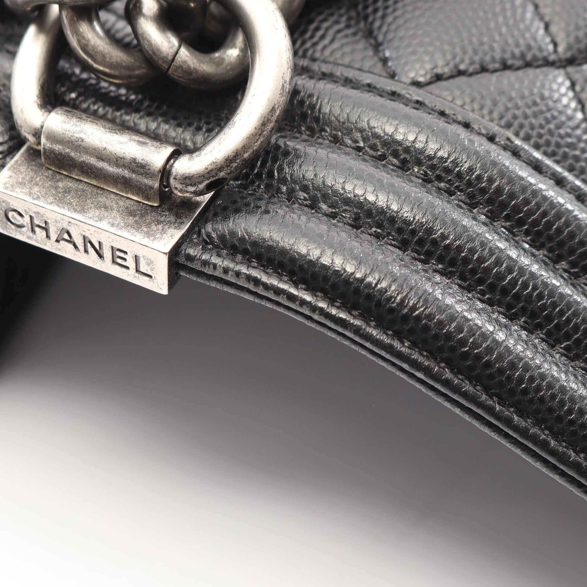 ボーイシャネル チェーンショルダーバッグ キャビアスキン ブラック ゴールド金具 シャネル バッグ CHANEL
