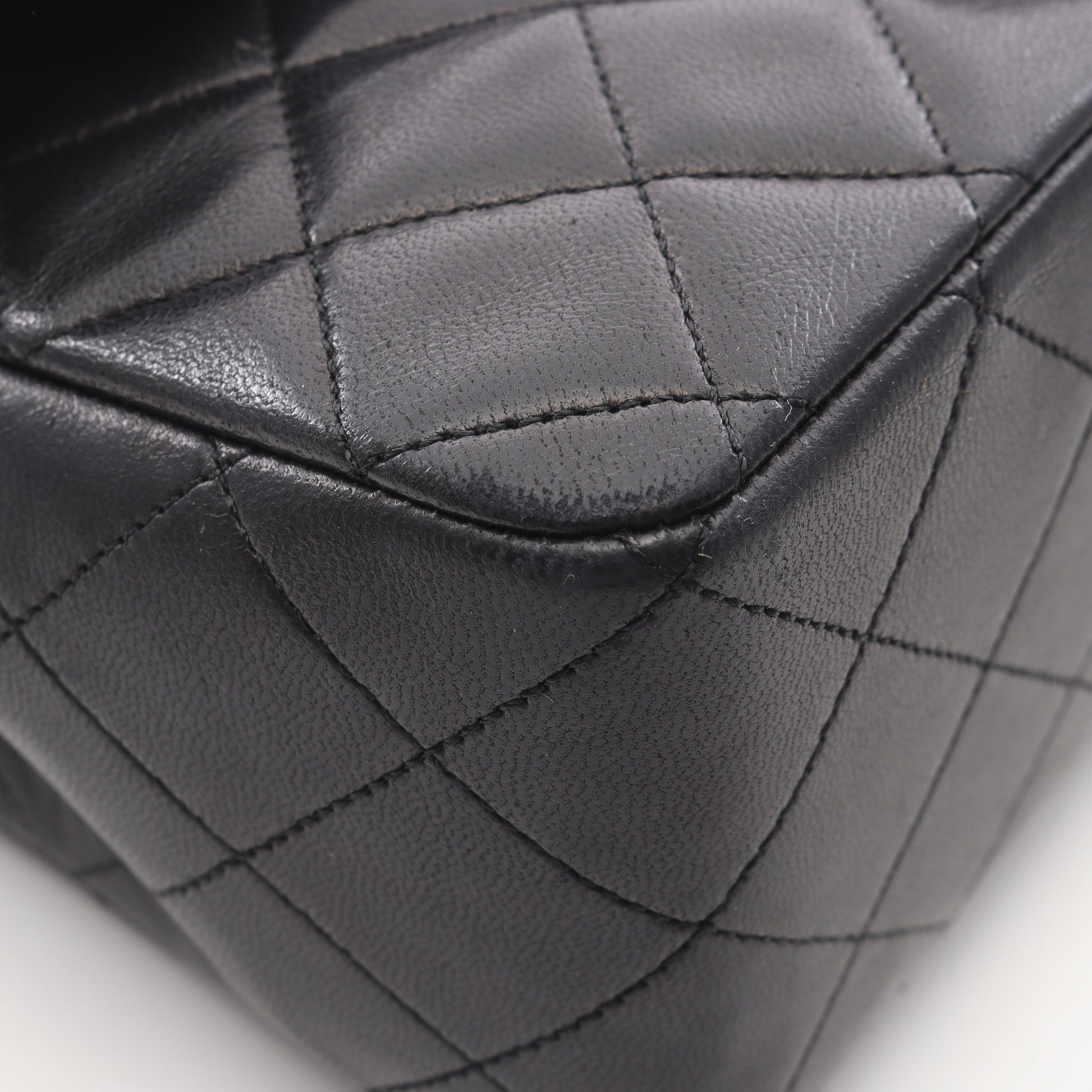 マトラッセ27 シングルフラップ Wチェーンショルダーバッグ ラムスキン ブラック ゴールド金具 シャネル バッグ CHANEL