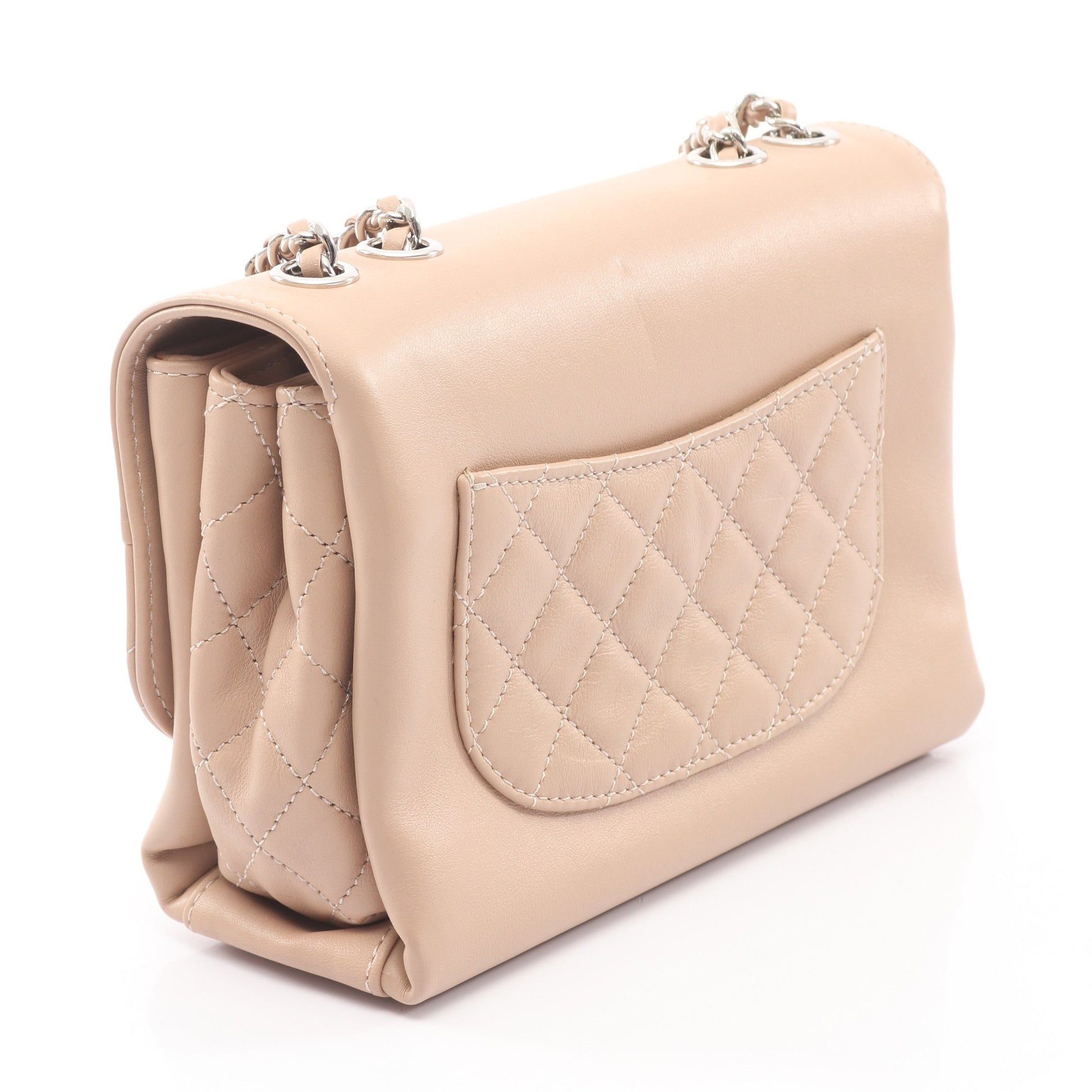 マトラッセ Wチェーンショルダーバッグ ラムスキン ベージュ シルバー金具 シャネル バッグ CHANEL