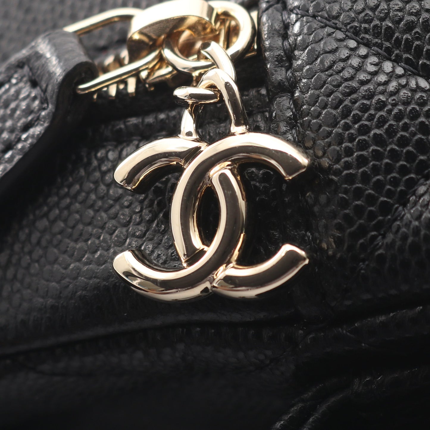 マトラッセ ミニリュック キャビアスキン ブラック ゴールド金具 シャネル バッグ CHANEL