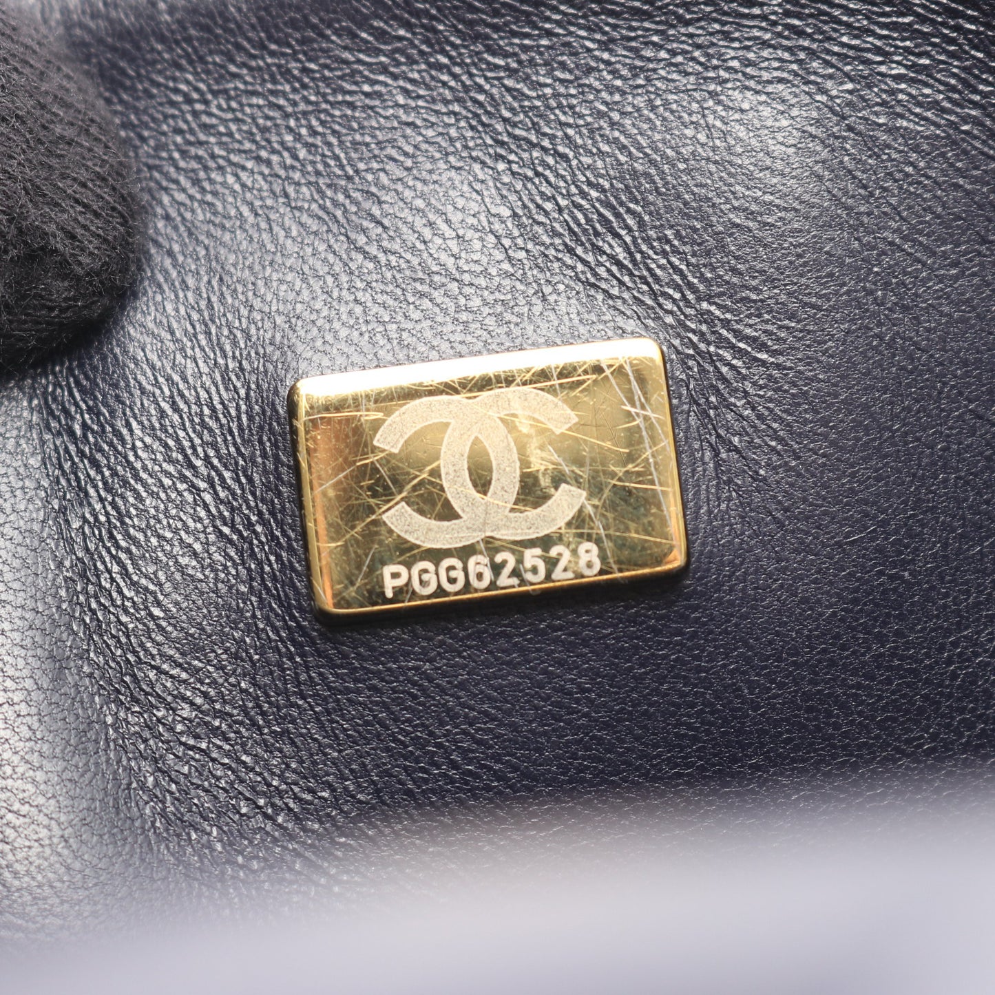 マトラッセ Wフラップ Wチェーンショルダーバッグ キャビアスキン ネイビー ゴールド金具 シャネル バッグ CHANEL