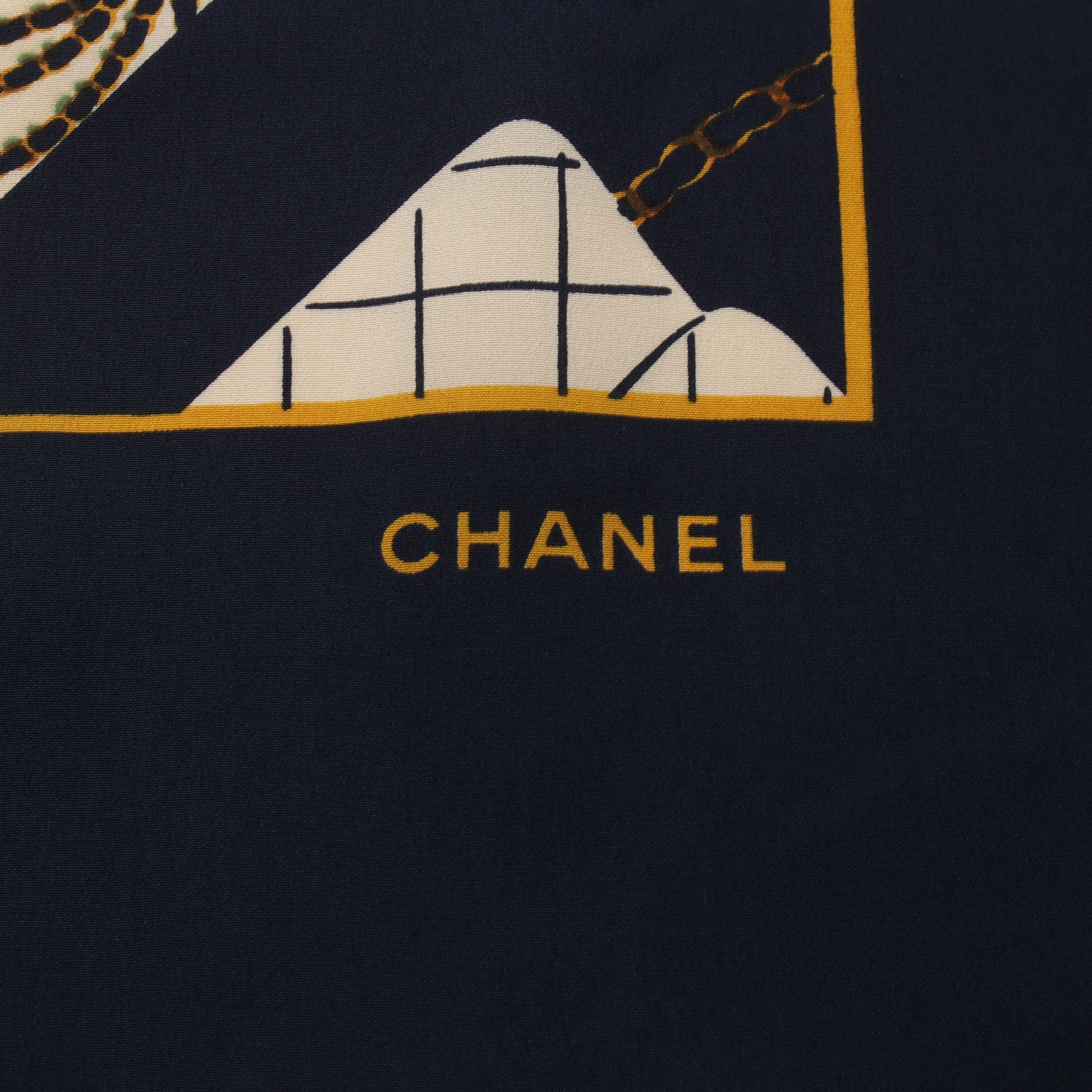 CHANEL シャネル 大判 スカーフ ネイビー ココマーク ジュエリー柄 ジュエリー柄 スカーフ シルク ネイビー マルチカラー シャネル – RECLO