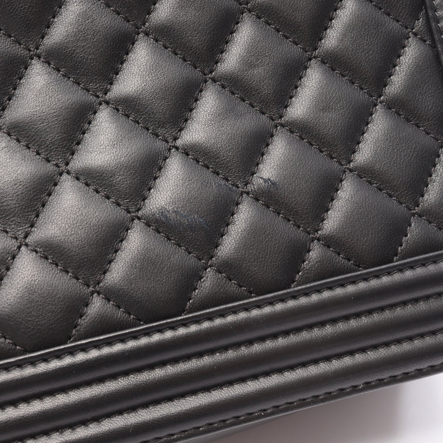 ボーイシャネル ラージ マトラッセ チェーンショルダーバッグ ラムスキン ブラック ゴールド金具 シャネル バッグ CHANEL