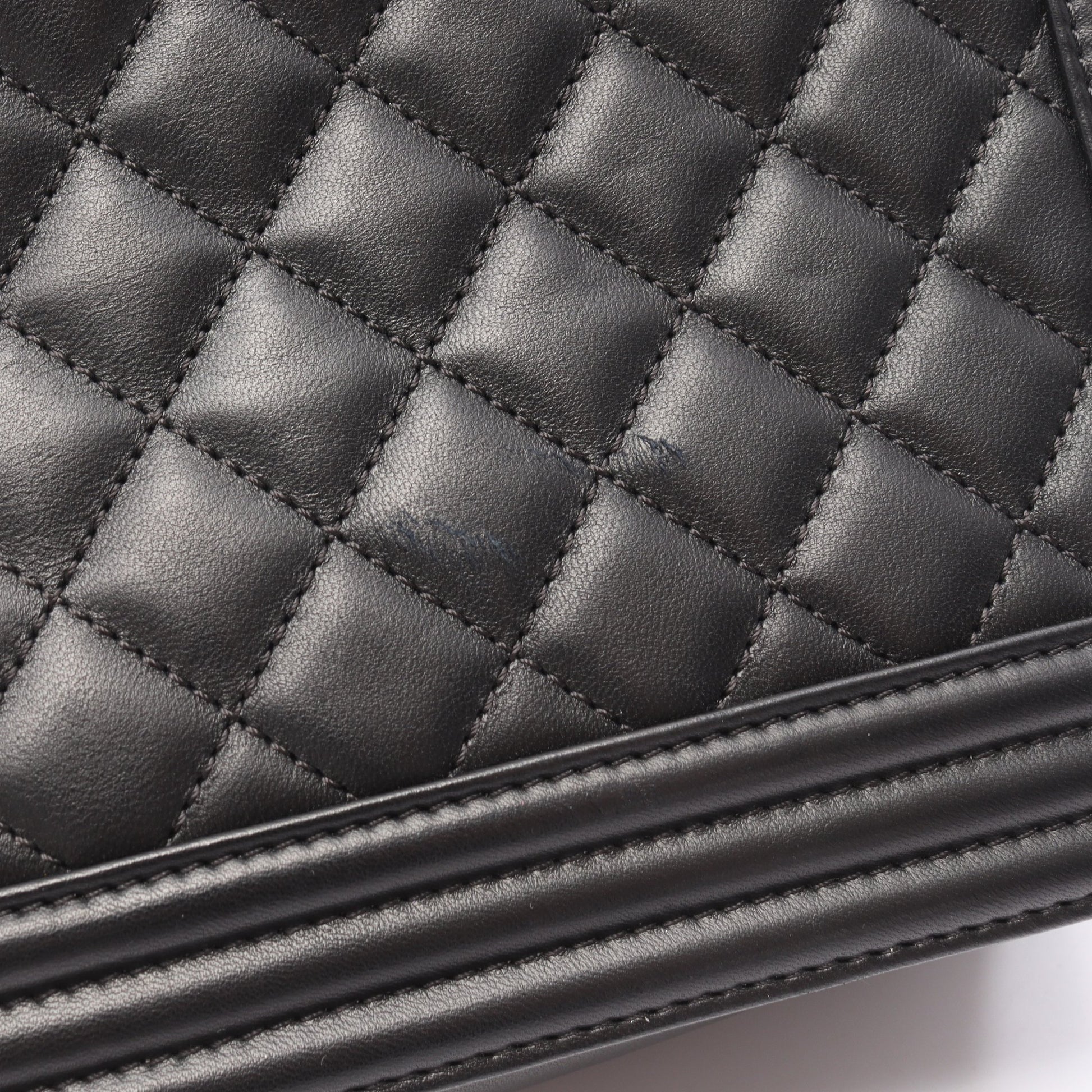 ボーイシャネル ラージ マトラッセ チェーンショルダーバッグ ラムスキン ブラック ゴールド金具 シャネル バッグ CHANEL