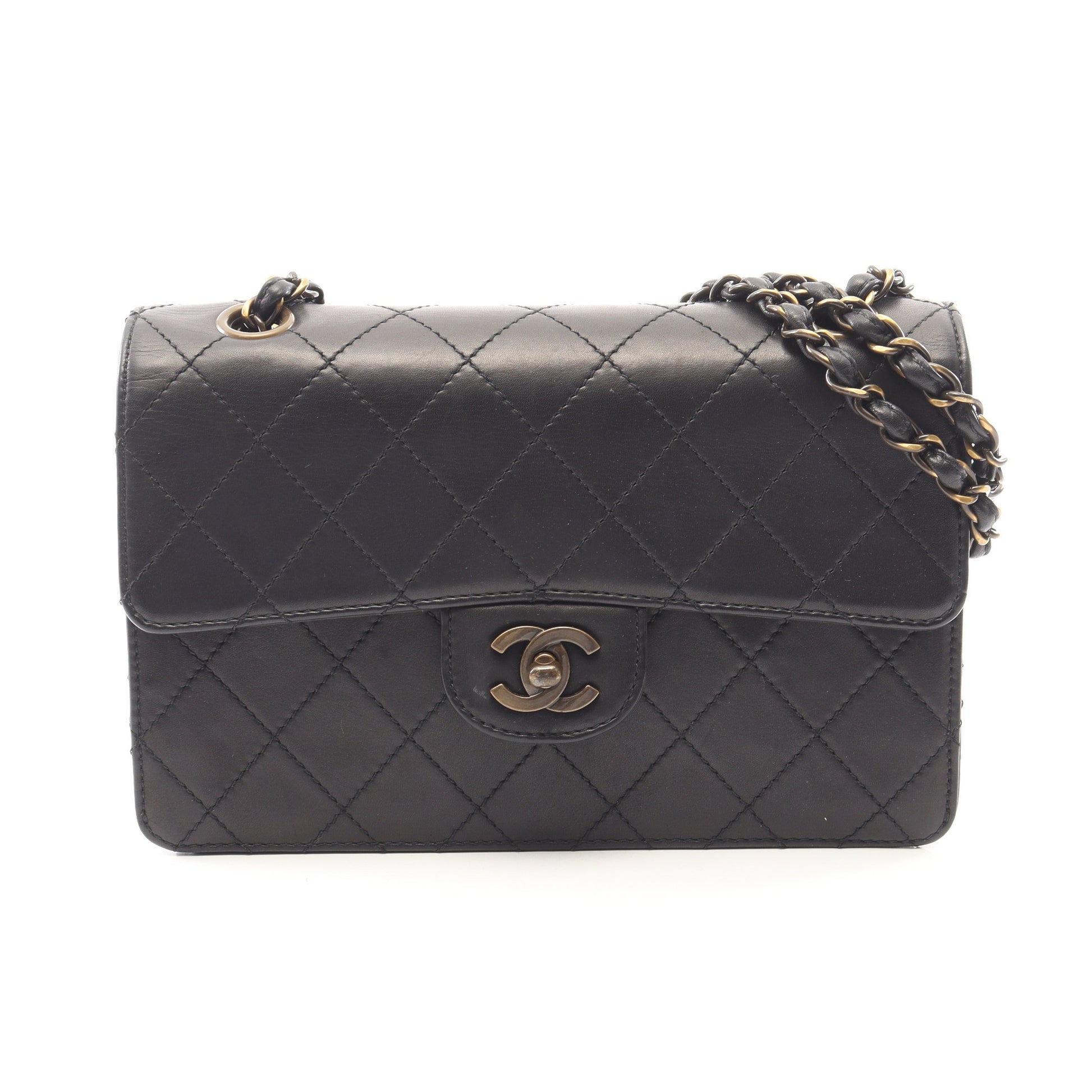 マトラッセ Wチェーンショルダーバッグ ラムスキン ブラック ゴールド金具 シャネル バッグ CHANEL