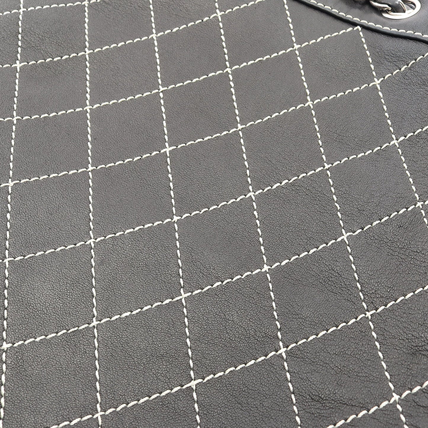 ワイルドステッチ チェーンショルダーバッグ ラムスキン ブラック シルバー金具 シャネル バッグ CHANEL