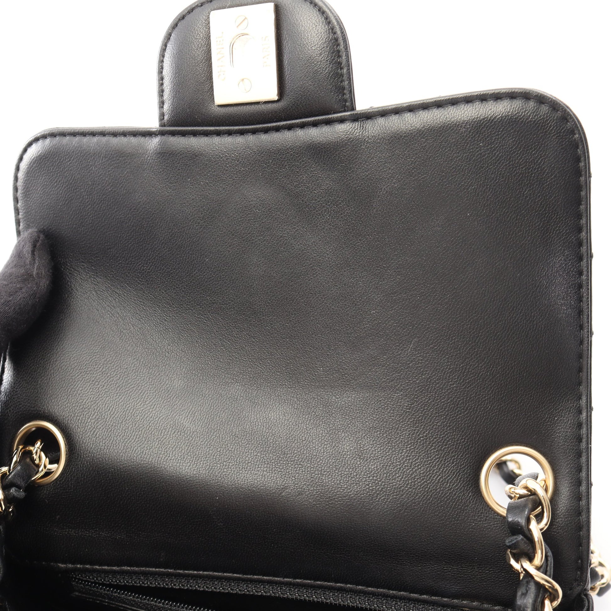 シェブロン Vステッチ ミニ チェーンショルダーバッグ ラムスキン ブラック ゴールド金具 シャネル バッグ CHANEL
