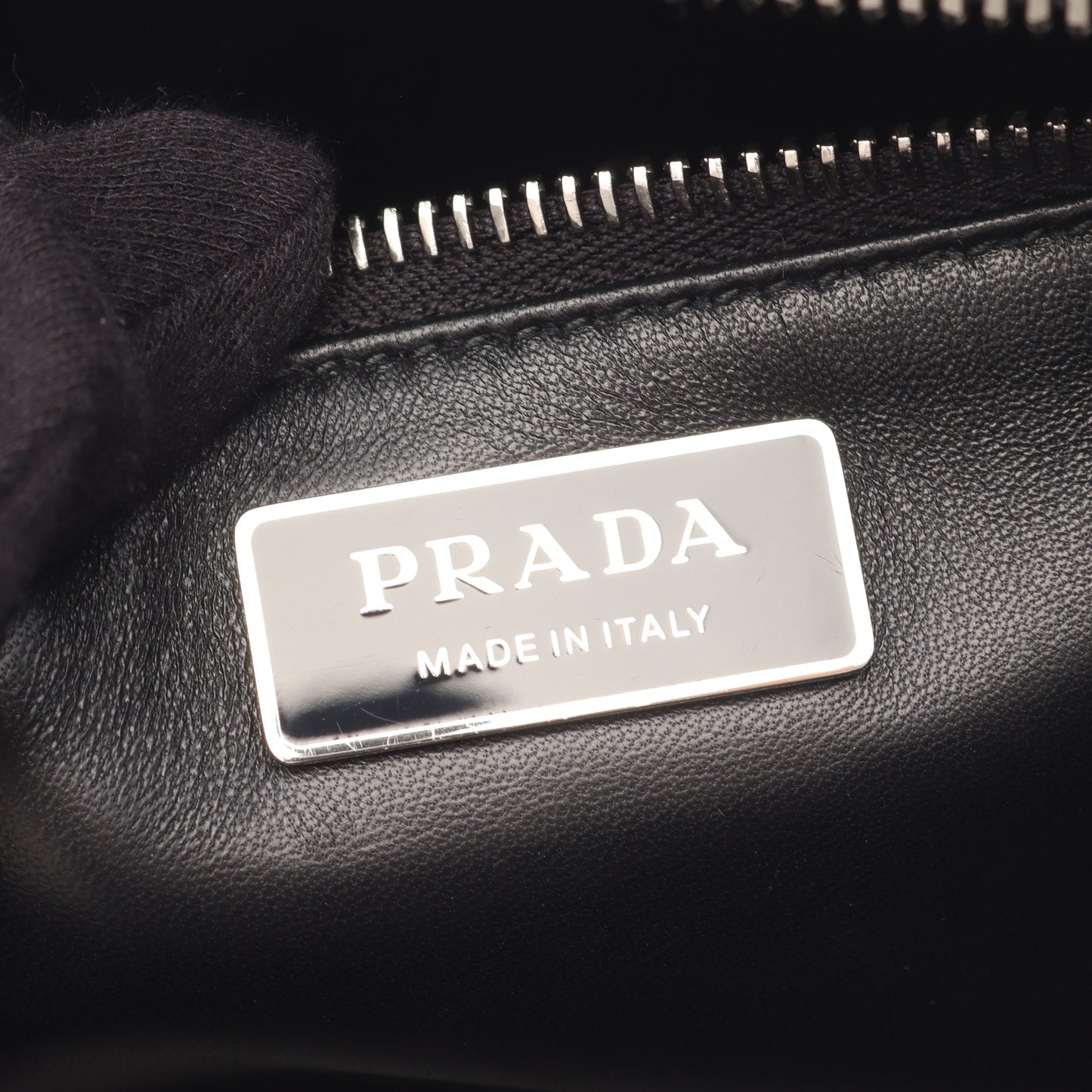 Re-Edition 2001 2WAY ハンドバッグ レザー ブラック プラダ バッグ PRADA
