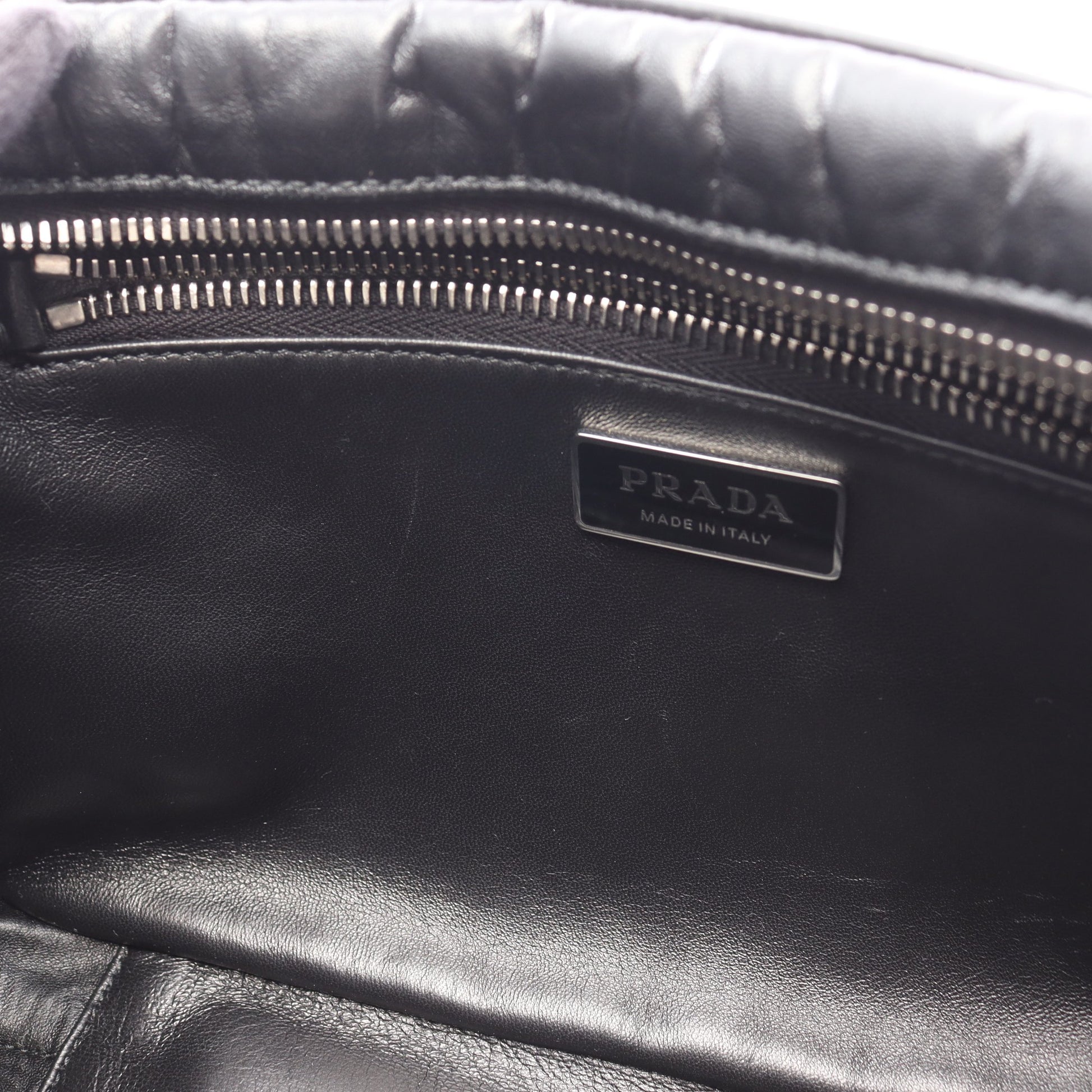 Re-Edition 2001 2WAY ハンドバッグ レザー ブラック プラダ バッグ PRADA