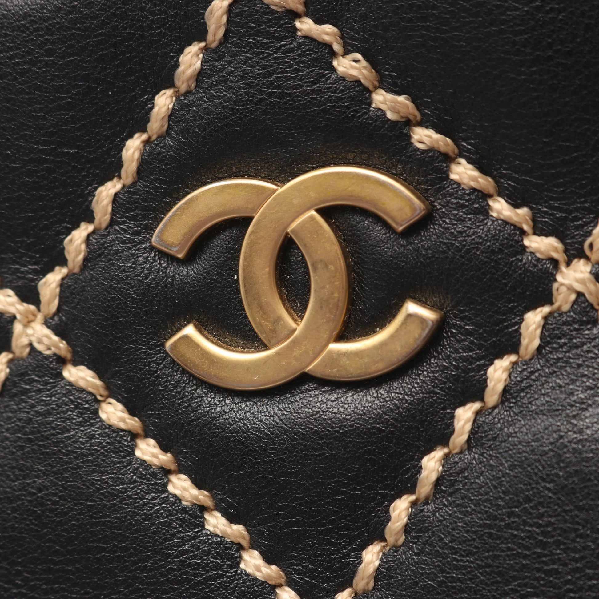 ワイルドステッチ ハンドバッグ レザー ブラック ゴールド金具 シャネル バッグ CHANEL