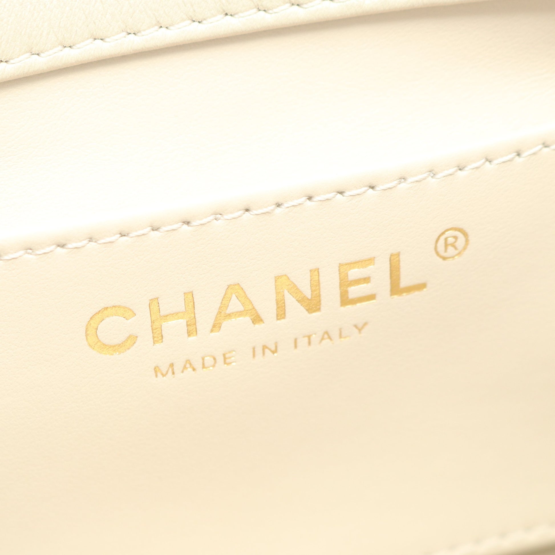 ミニマトラッセ チェーンショルダーバッグ ラムスキン ライトグレー ゴールド金具 シャネル バッグ CHANEL