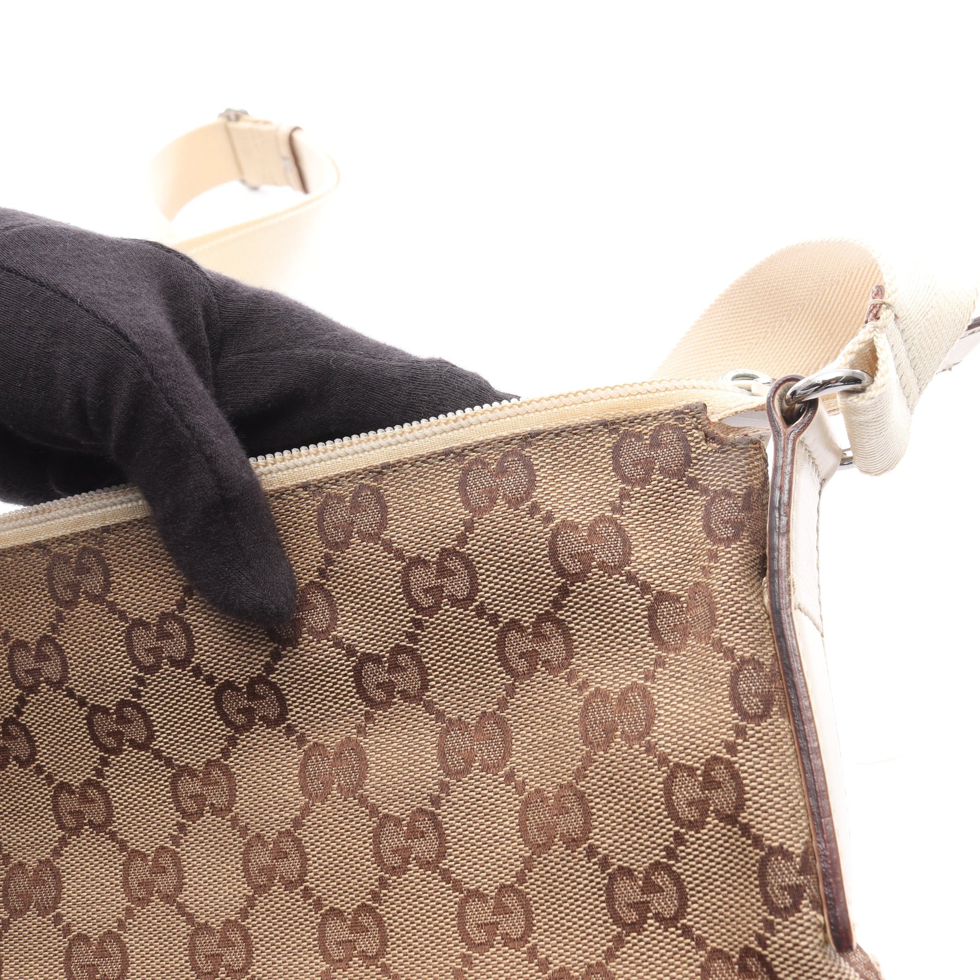 GGキャンバス ショルダーバッグ キャンバス レザー ベージュ アイボリー グッチ バッグ GUCCI