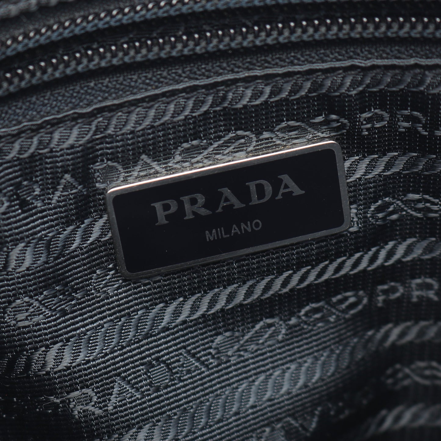 トライアングルロゴ ショルダーバッグ ナイロン サフィアーノレザー ネイビー プラダ バッグ PRADA