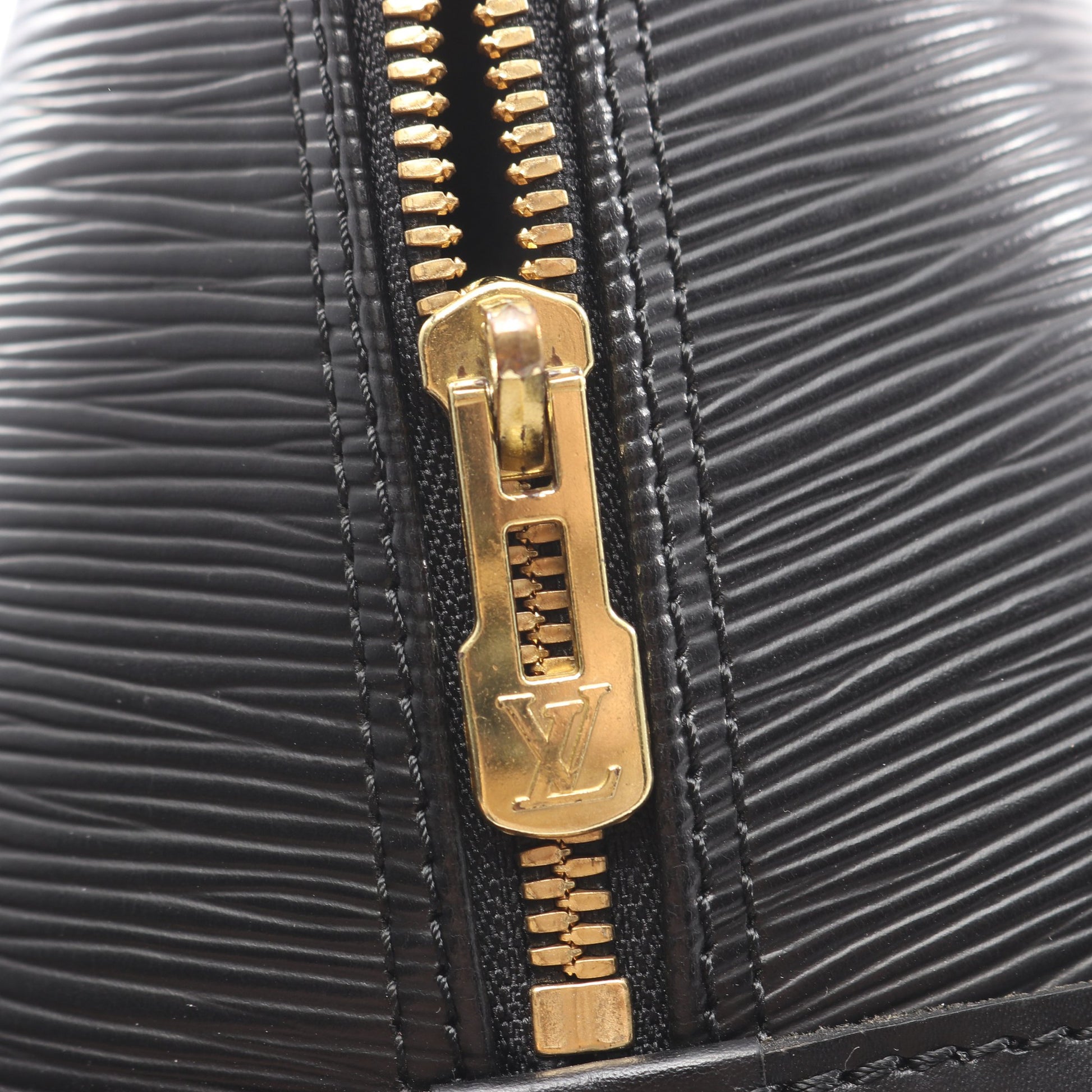 アルマ エピ ノワール ハンドバッグ レザー ブラック ルイヴィトン バッグ LOUIS VUITTON