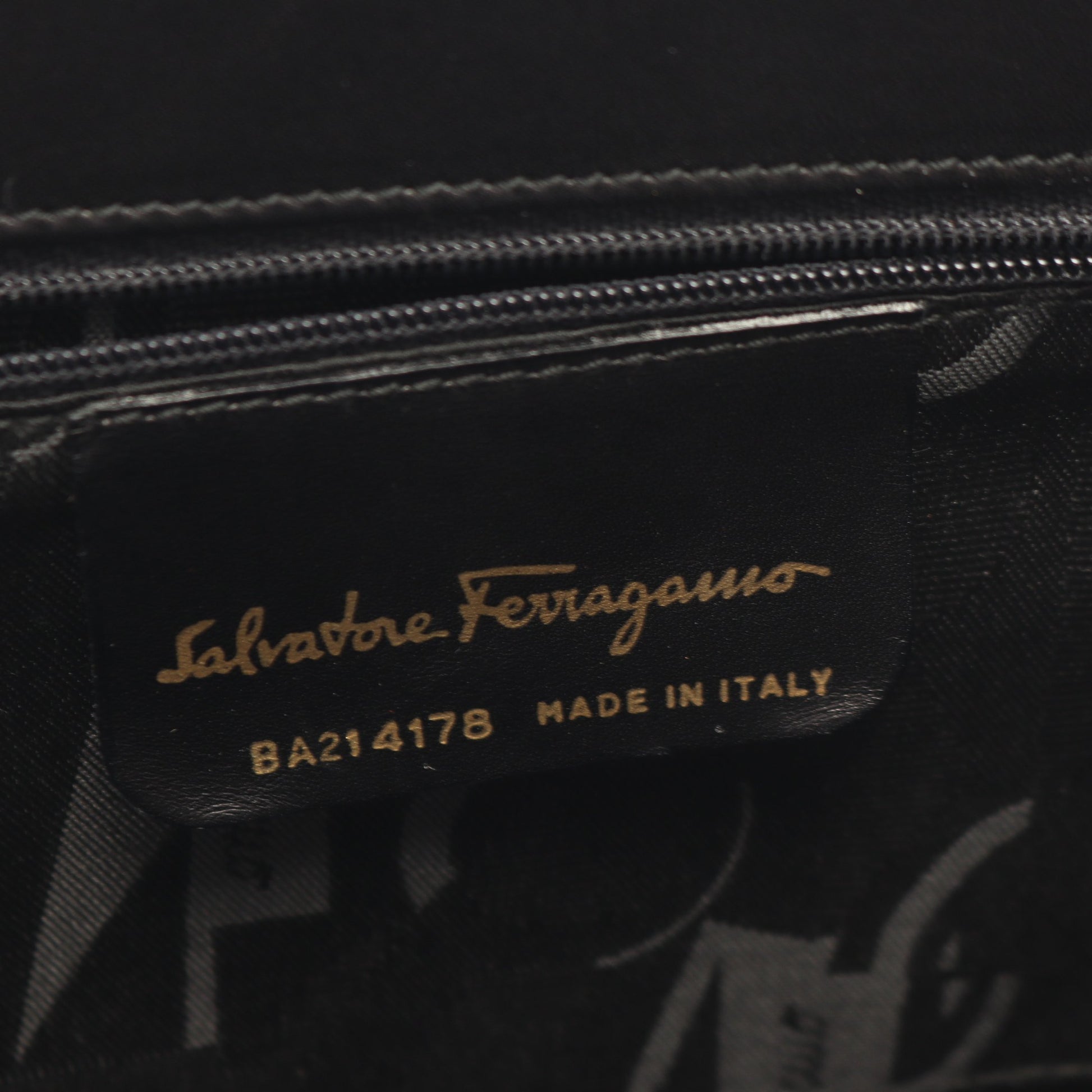 ヴァラリボン 2WAY ハンドバッグ レザー ブラック サルヴァトーレフェラガモ バッグ Salvatore Ferragamo