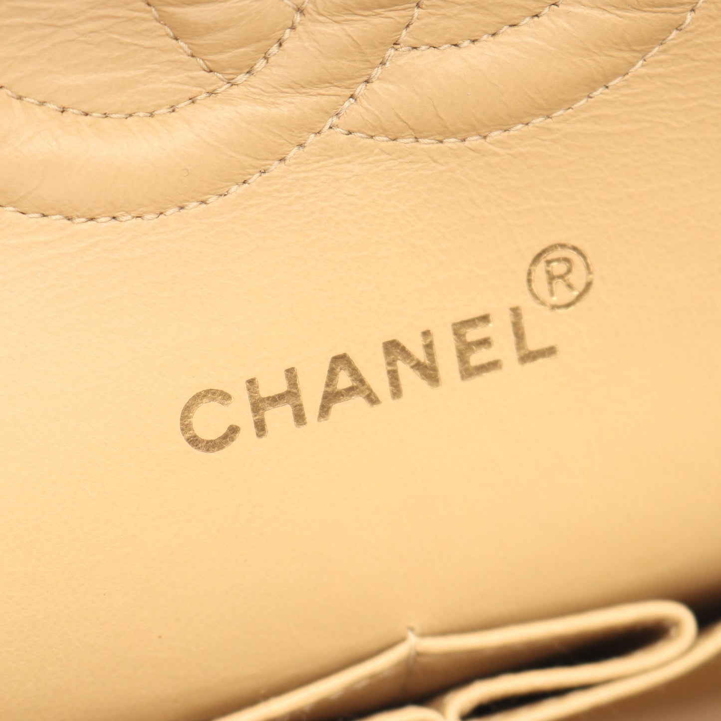 マトラッセ Wフラップ Wチェーンショルダーバッグ ラムスキン ベージュ ゴールド金具 シャネル バッグ CHANEL