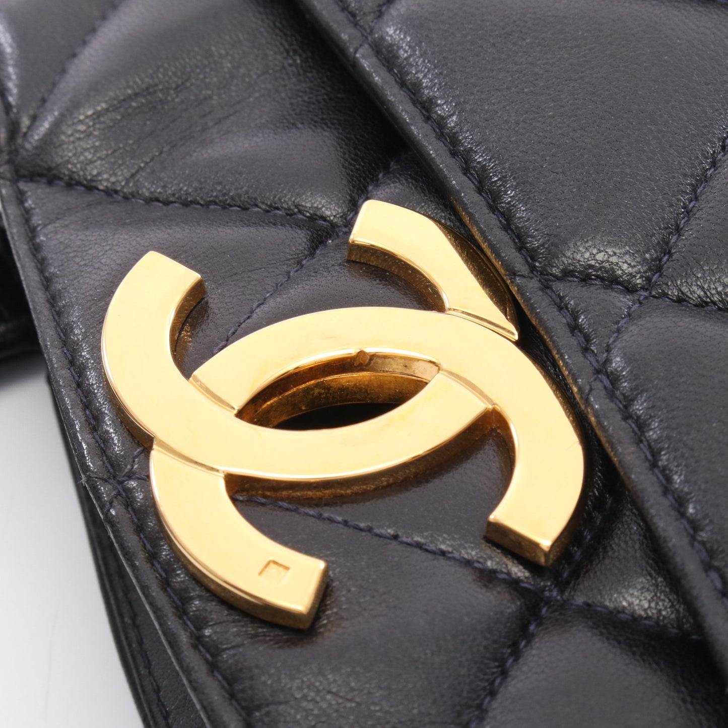 マトラッセ ターンロック ハンドバッグ トートバッグ ラムスキン ダークネイビー ゴールド金具 シャネル バッグ CHANEL