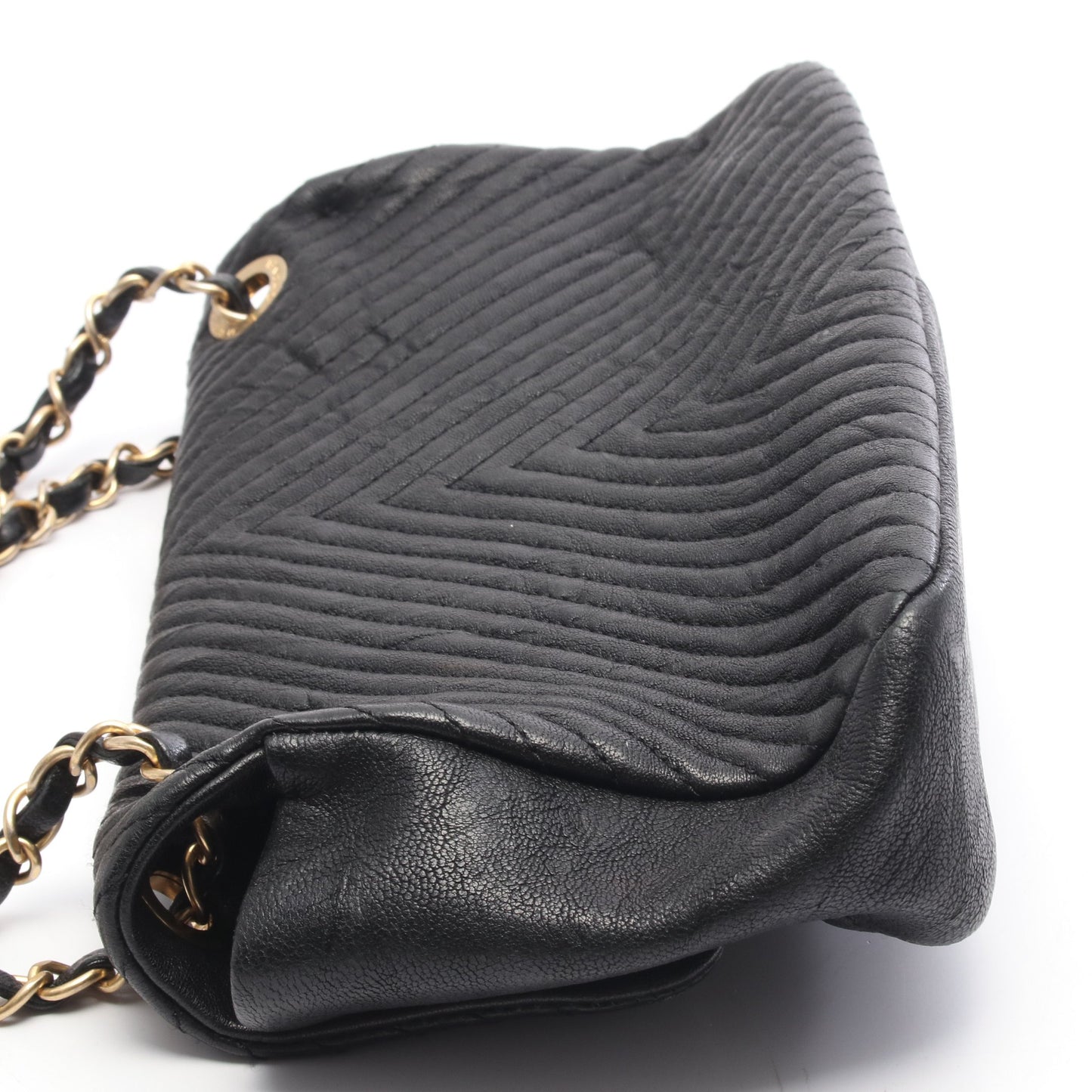 シェブロン Vステッチ チェーンショルダーバッグ レザー ブラック ゴールド金具 シャネル バッグ CHANEL