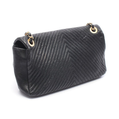 シェブロン Vステッチ チェーンショルダーバッグ レザー ブラック ゴールド金具 シャネル バッグ CHANEL