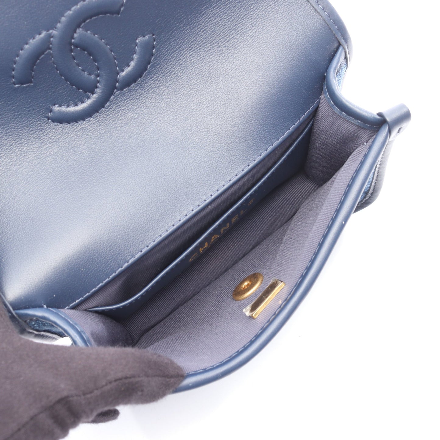 ミニマトラッセ 2WAY チェーンショルダーバッグ デニム レザー インディゴブルー ネイビー ゴールド金具 シャネル バッグ CHANEL