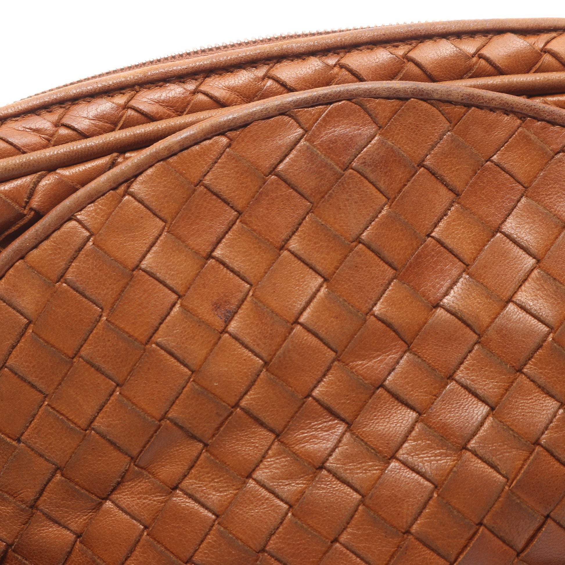 イントレチャート ショルダーバッグ レザー ブラウン ボッテガヴェネタ バッグ BOTTEGA VENETA
