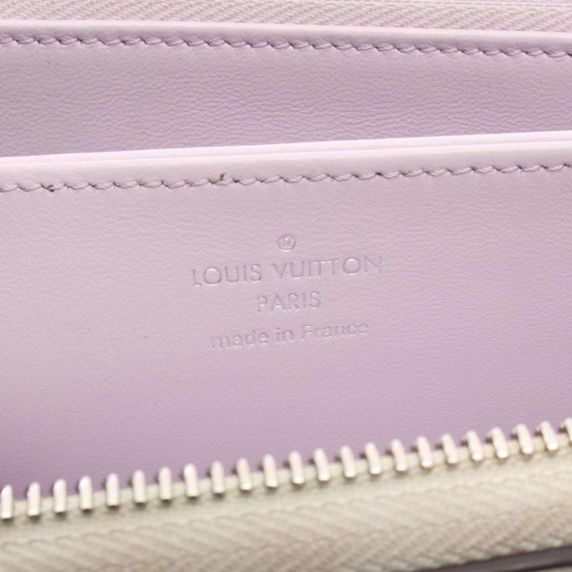 ジッピーウォレット マヒナ ブロン ラウンドファスナー長財布 レザー オフホワイト ルイヴィトン 財布・小物 LOUIS VUITTON