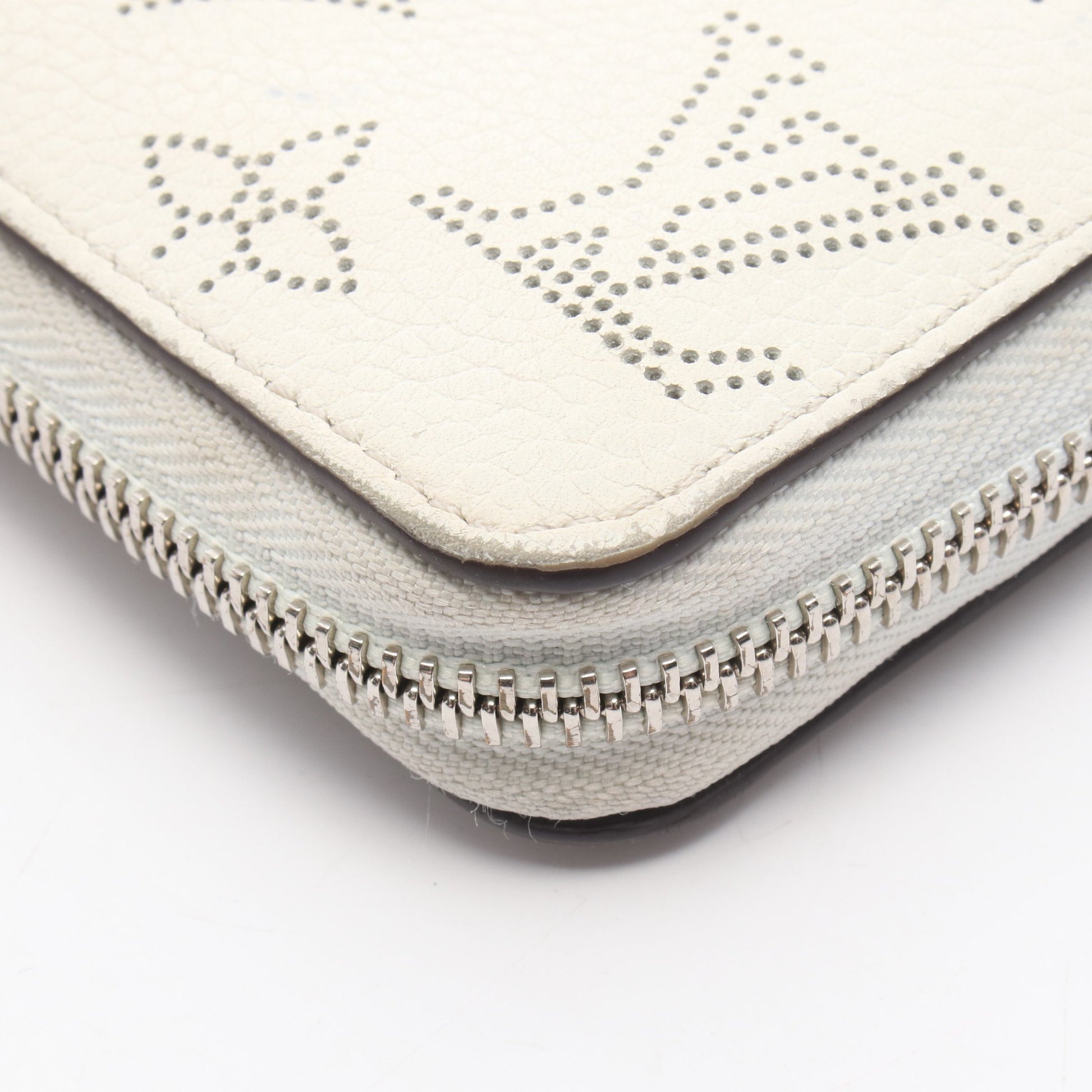 ジッピーウォレット マヒナ ブロン ラウンドファスナー長財布 レザー オフホワイト ルイヴィトン 財布・小物 LOUIS VUITTON