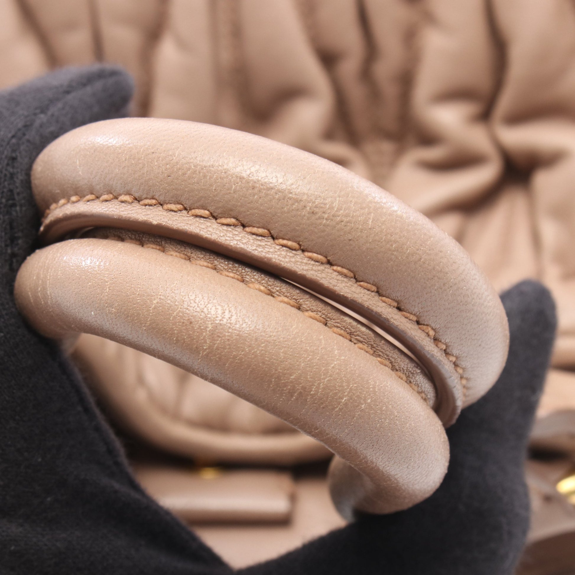 マテラッセ 2WAY ハンドバッグ レザー ピンクベージュ ミュウミュウ バッグ miu miu