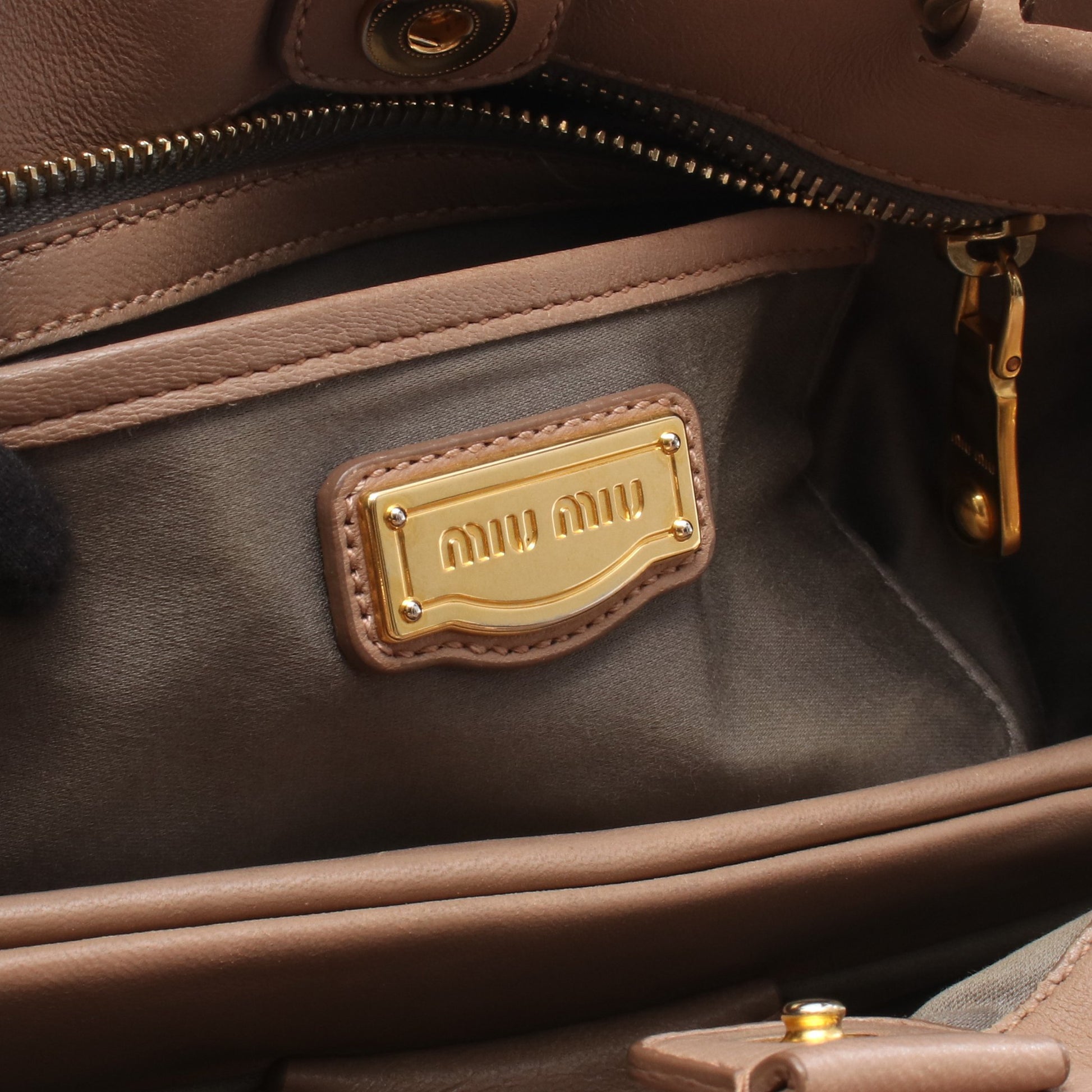 マテラッセ 2WAY ハンドバッグ レザー ピンクベージュ ミュウミュウ バッグ miu miu