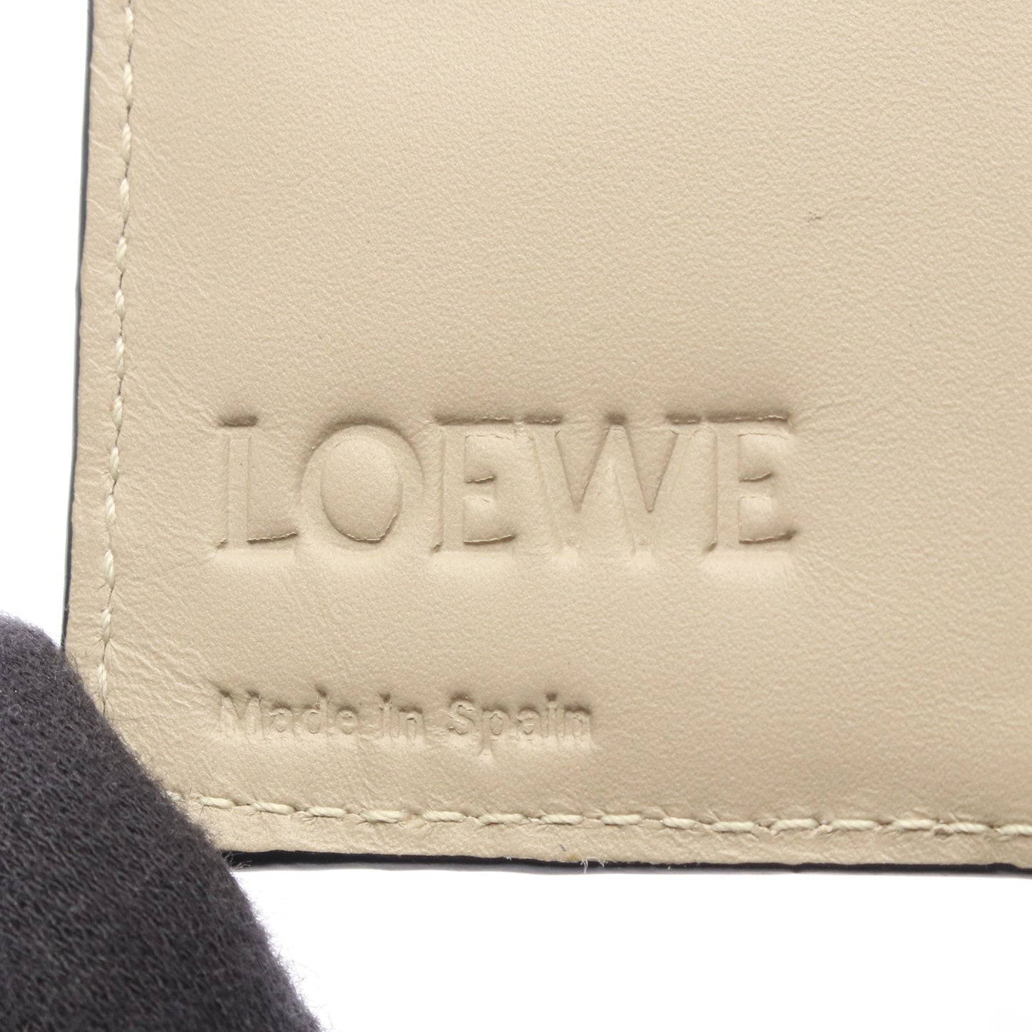 リピート アナグラム コンパクト ジップ ウォレット 二つ折り財布 レザー ライトベージュ ロエベ 財布・小物 LOEWE
