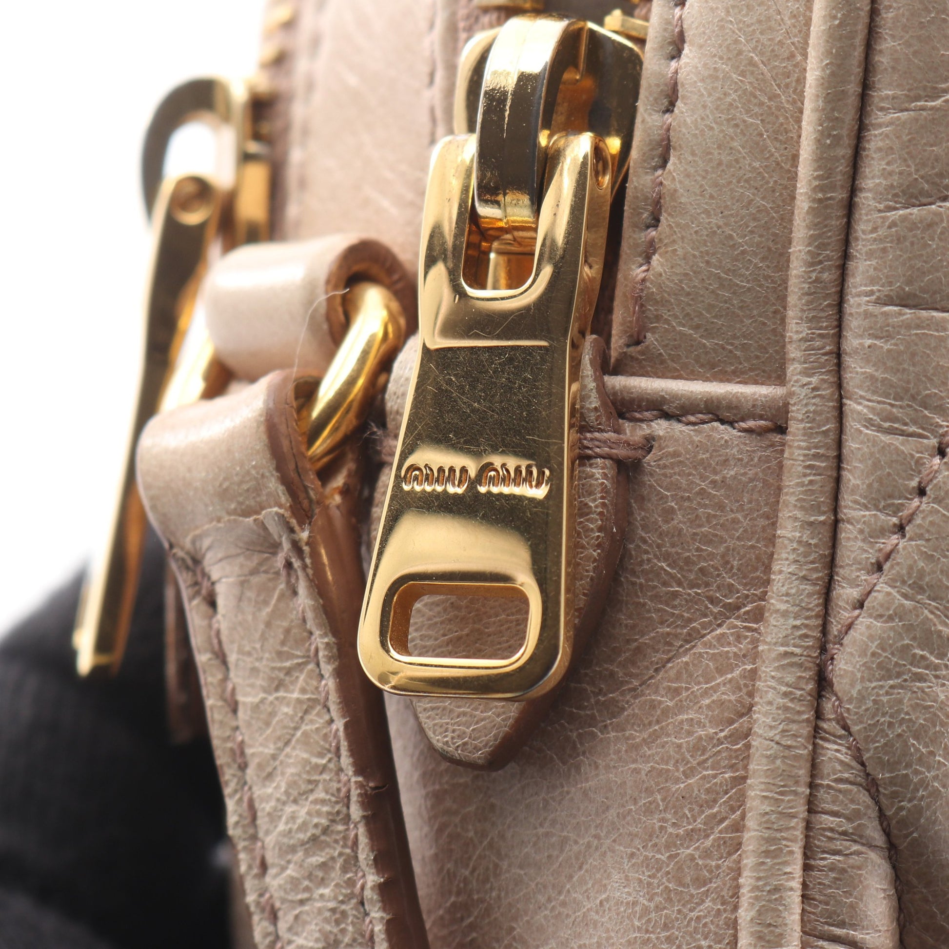 MATELASSE マテラッセ ショルダーバッグ レザー ライトベージュ ミュウミュウ バッグ miu miu