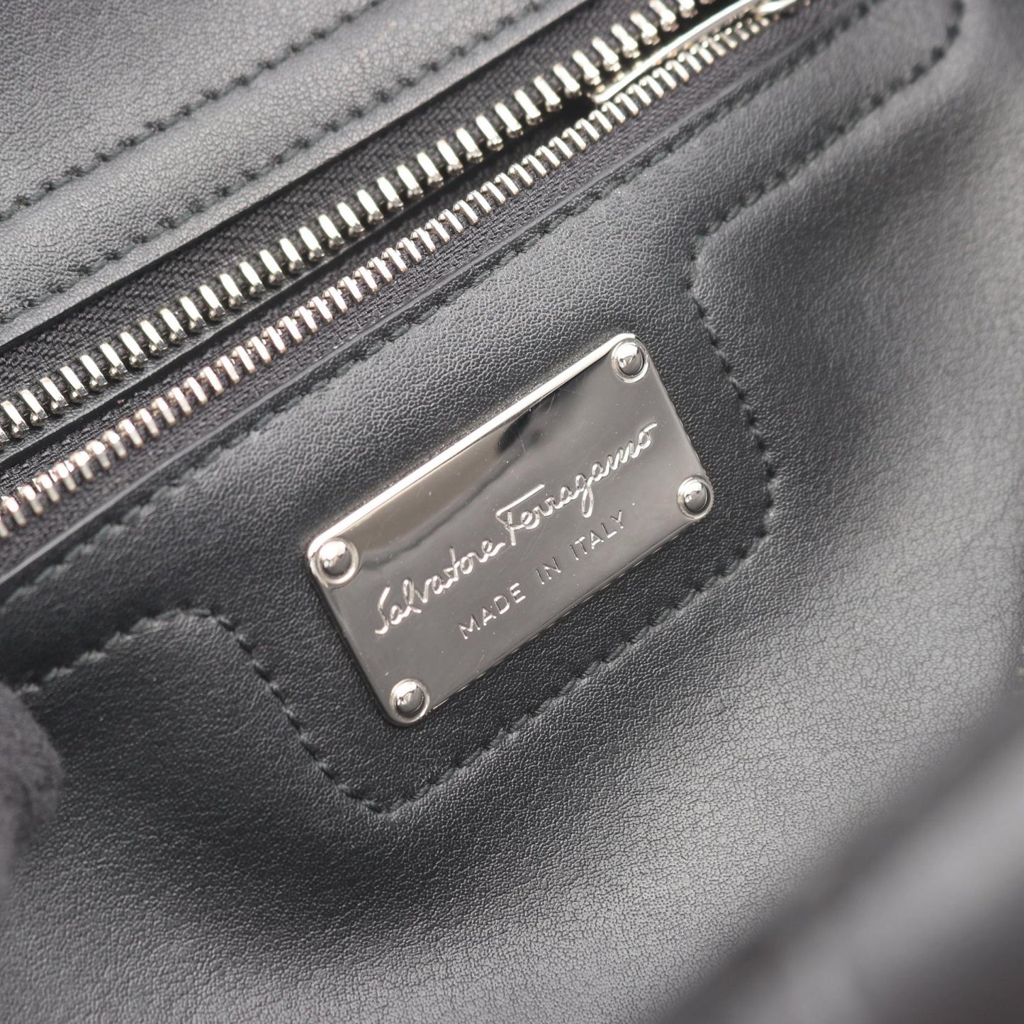 ノリータ ハンドバッグ レザー ブラック サルヴァトーレフェラガモ バッグ Salvatore Ferragamo