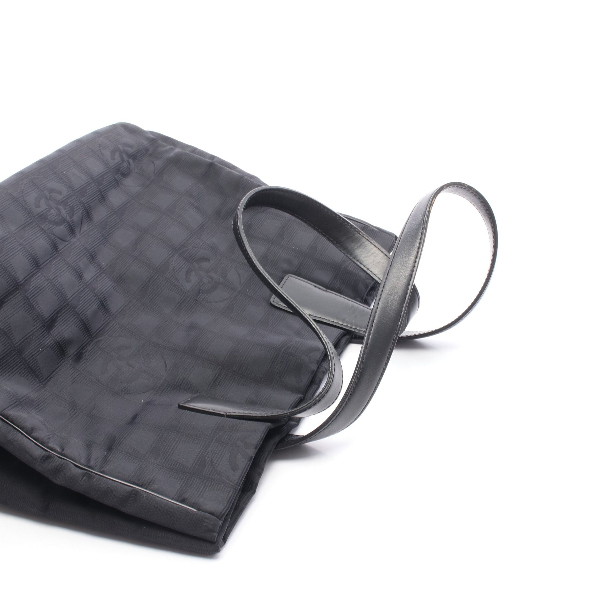 ニュートラベルラインMM ハンドバッグ トートバッグ ナイロンキャンバス レザー ブラック ゴールド金具 シャネル バッグ CHANEL