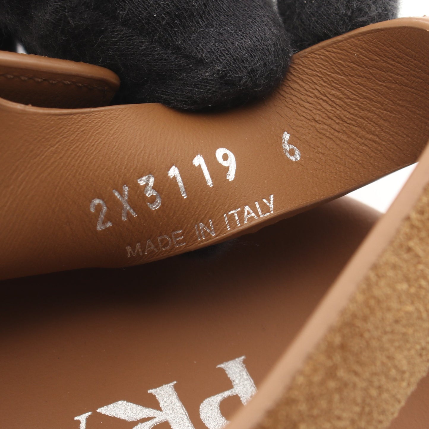 トライアングルロゴ フィッシャーマン サンダル スエード ライトブラウン プラダ シューズ PRADA