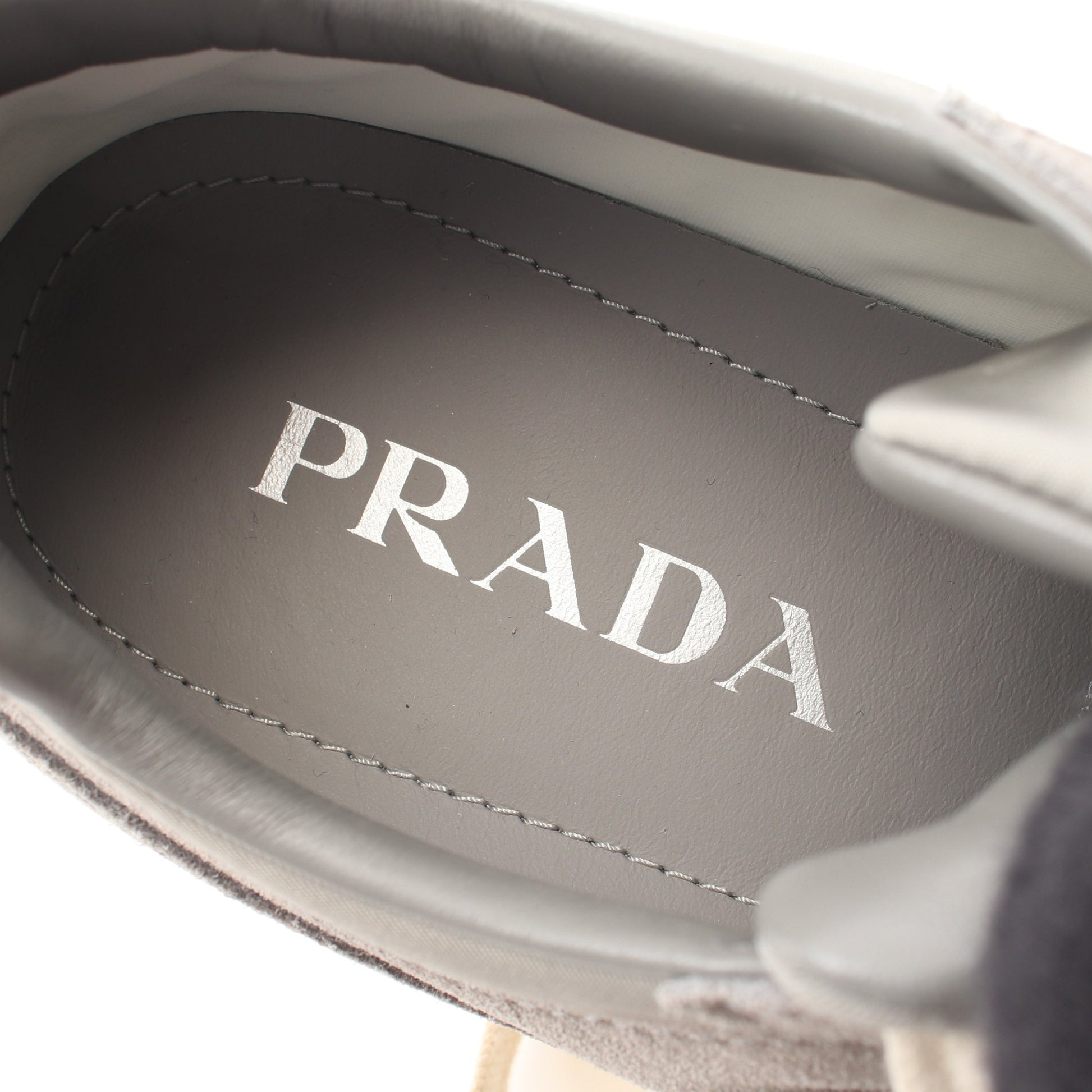 ダウンタウン スニーカー ナイロン スエード グレー プラダ シューズ PRADA